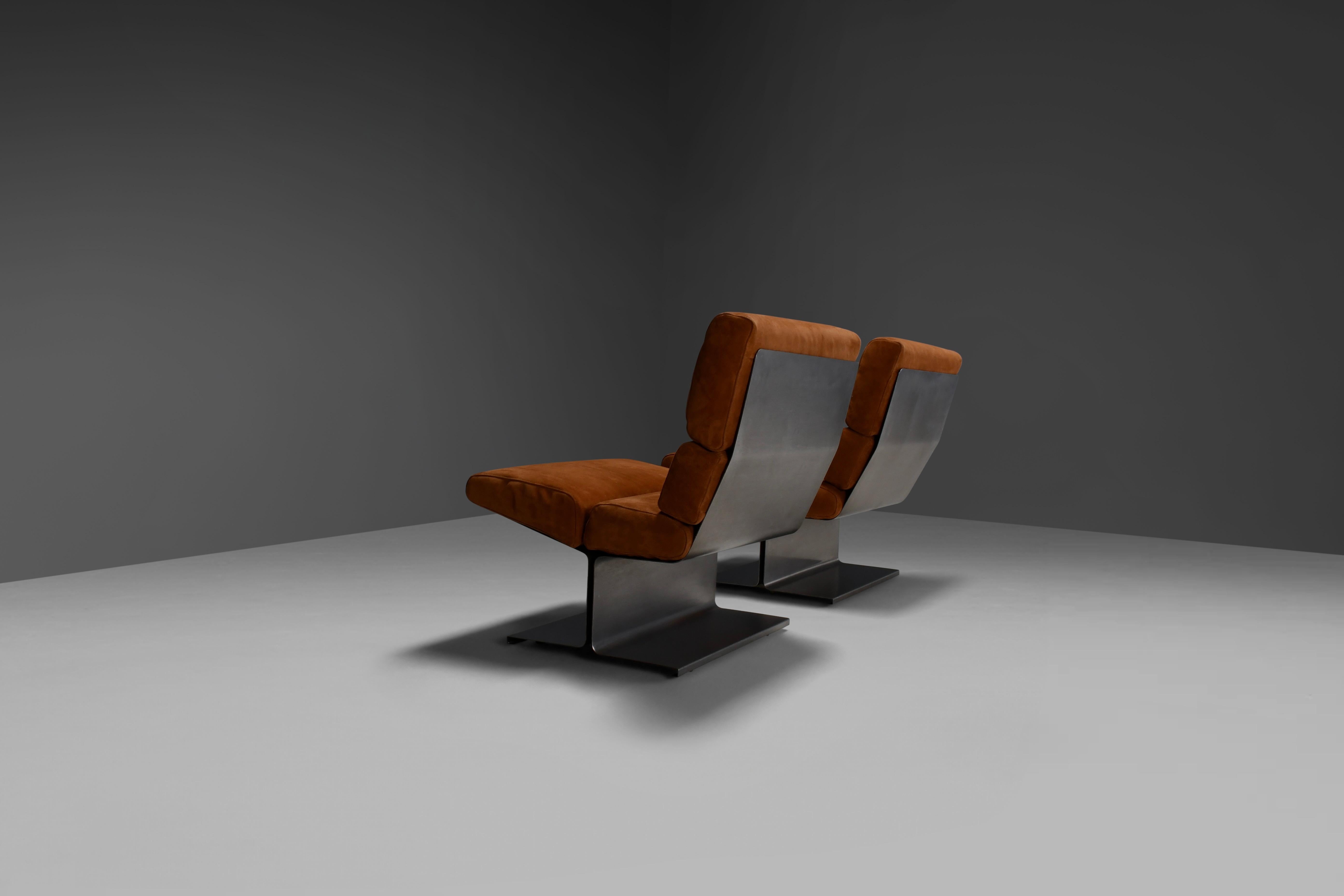 20th Century Very Rare Pair of Leather and steel Lounge Chairs by Paul Geoffroy for Uginox For Sale