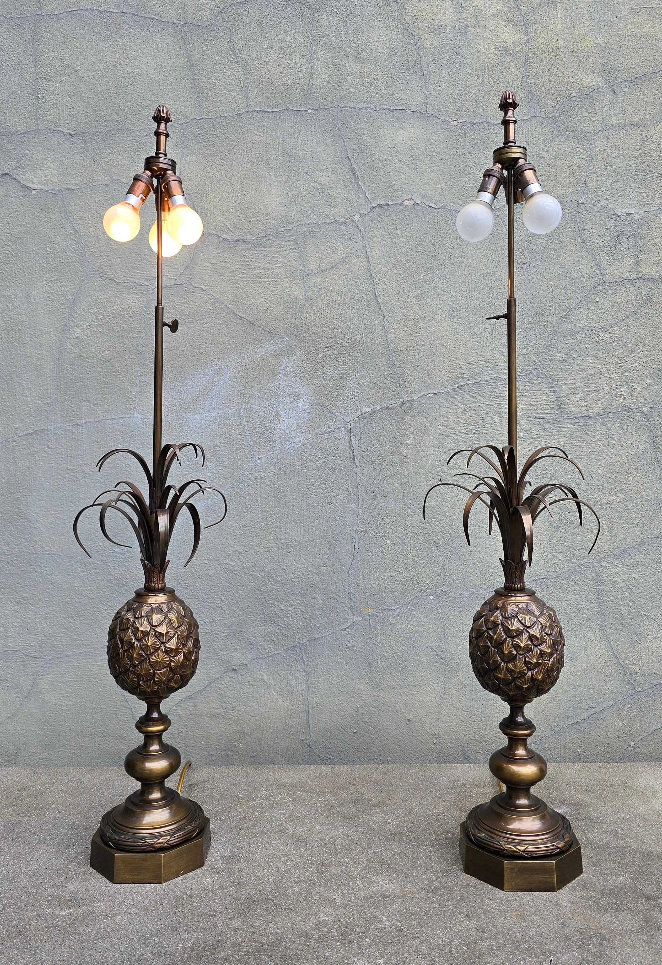 Hollywood Regency Rarissima coppia di lampade da tavolo ad ananas di Charles Charles & Fils in vendita