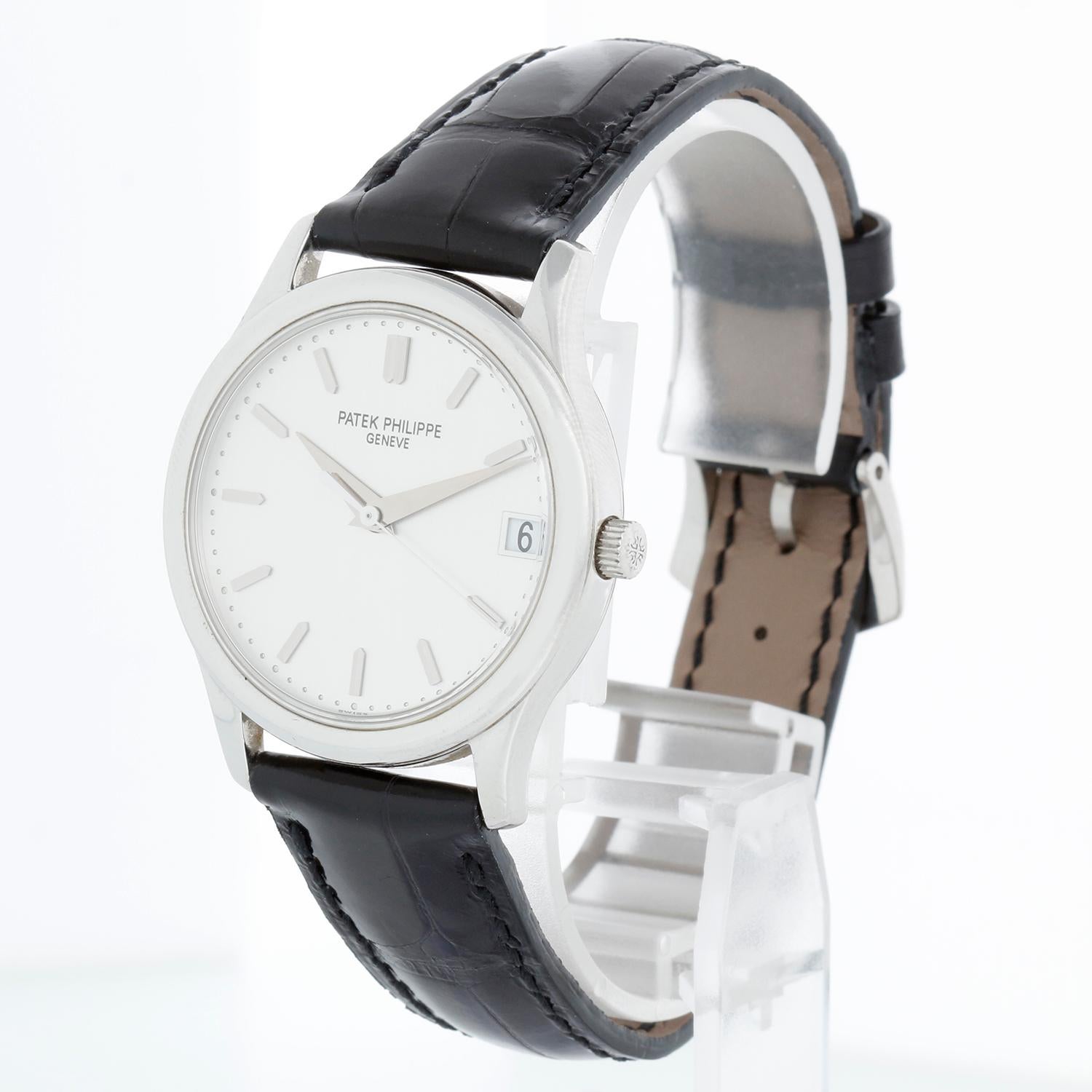 Very Rare Patek Philippe Calatrava Platinum Ref 3998 P Men's Watch - Automatic;  Sapphire Crystal. Platinum  ( 34 mm ) screw back case with Platinum smooth bezel. Silver dial with steel hands and index hour markers. Minute markers on the outer dial.