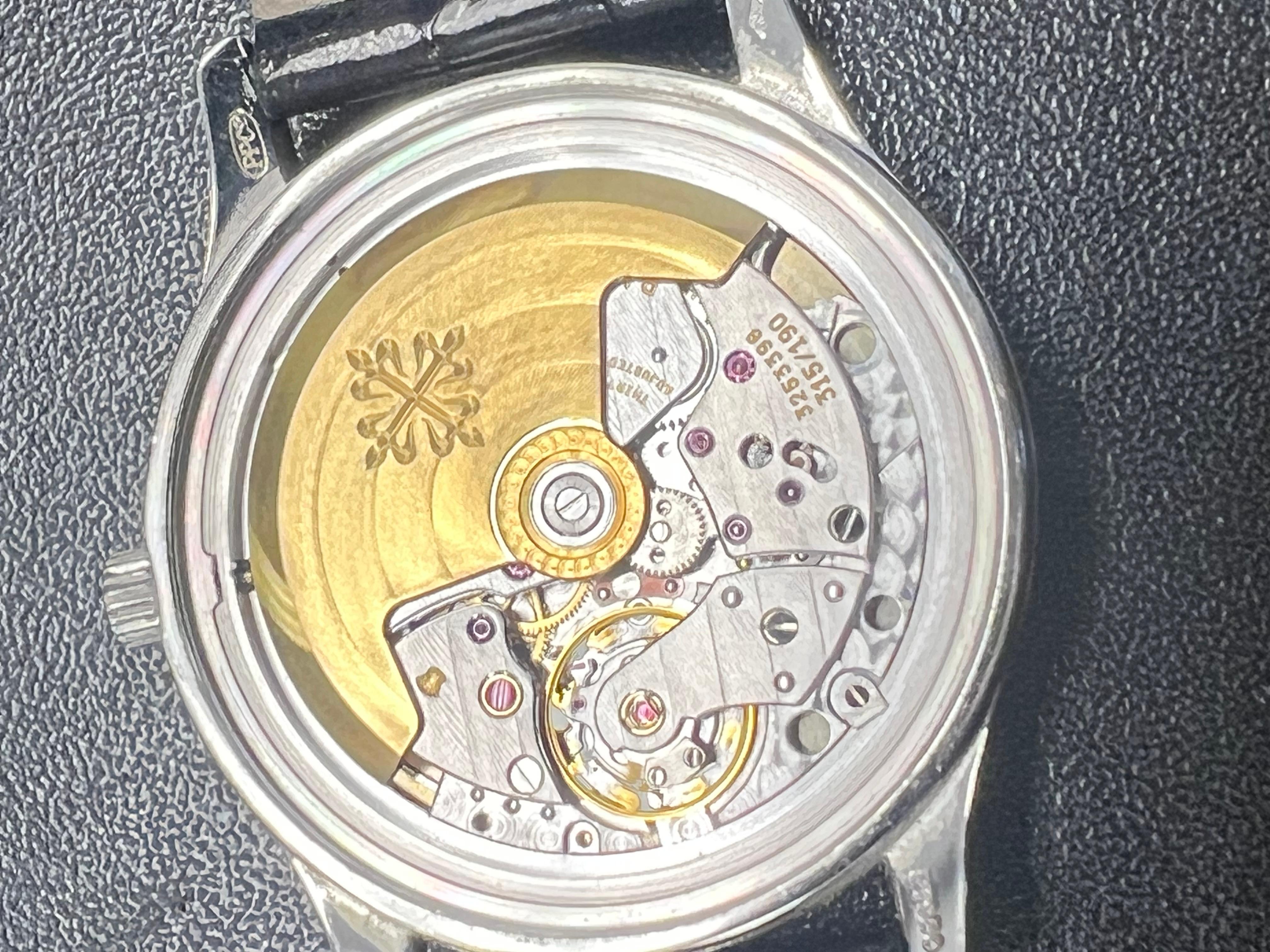 Very Rare Patek Philippe Calatrava Platinum Ref 3998 P Men's Watch For Sale 2