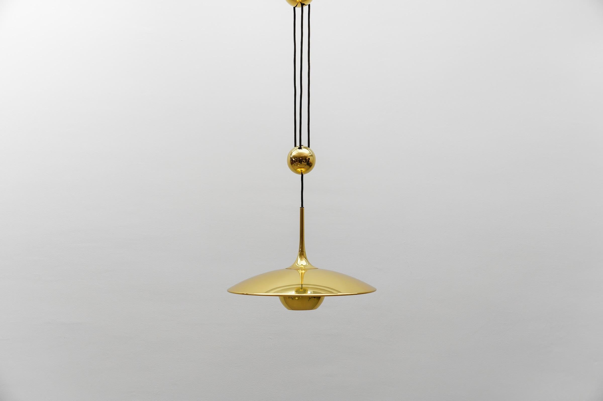 Fine XX secolo Graziosa lampada a sospensione Florian Schulz Onos, Germania, anni '70 in vendita