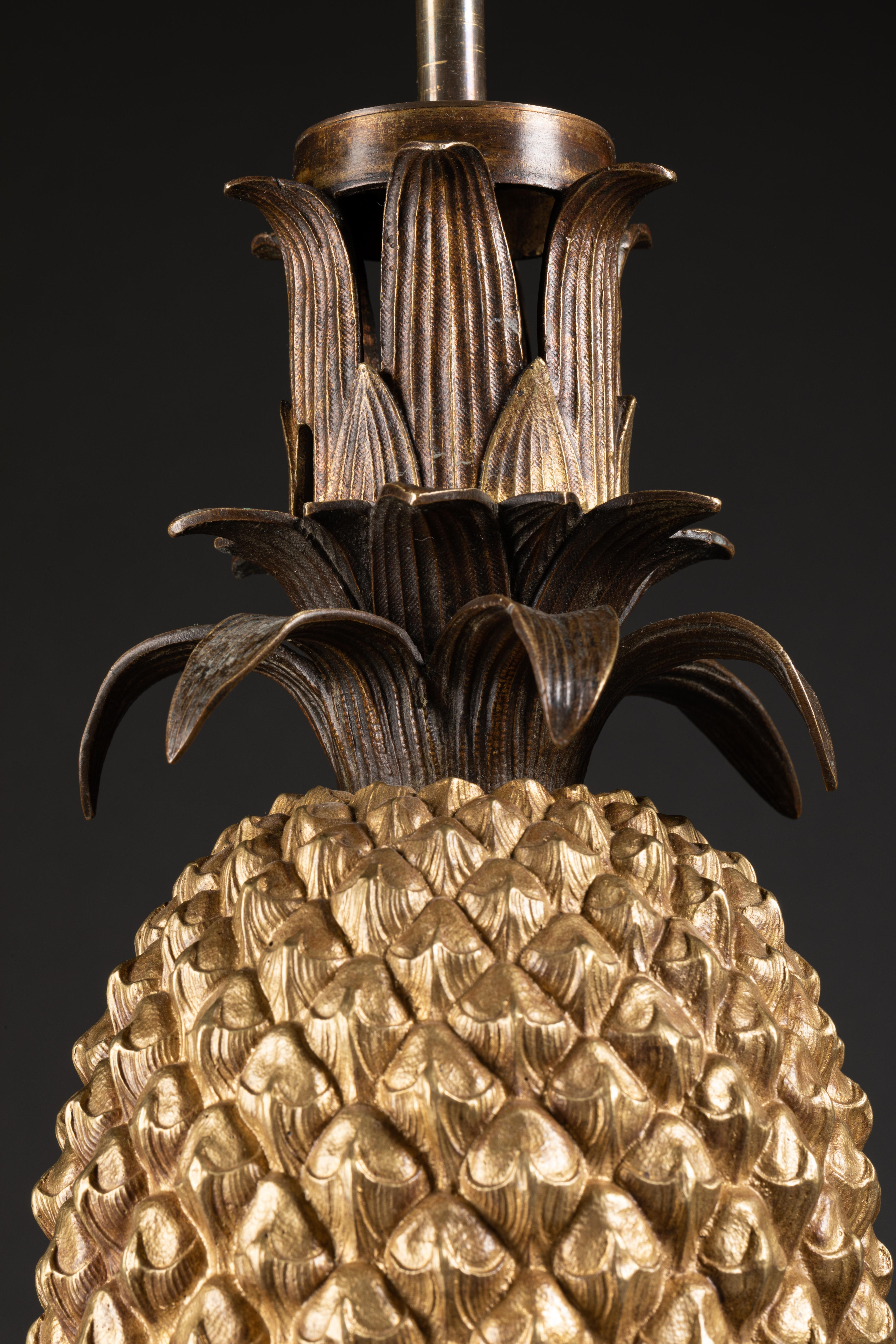 Very Rare Pineapple Lamp on a Wicker Basket with a Bronze Chinoiserie Base 3