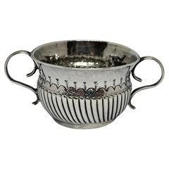 Very Rare Queen Anne Sterling Silver Dram Cup. William Fleming. London, 1710.