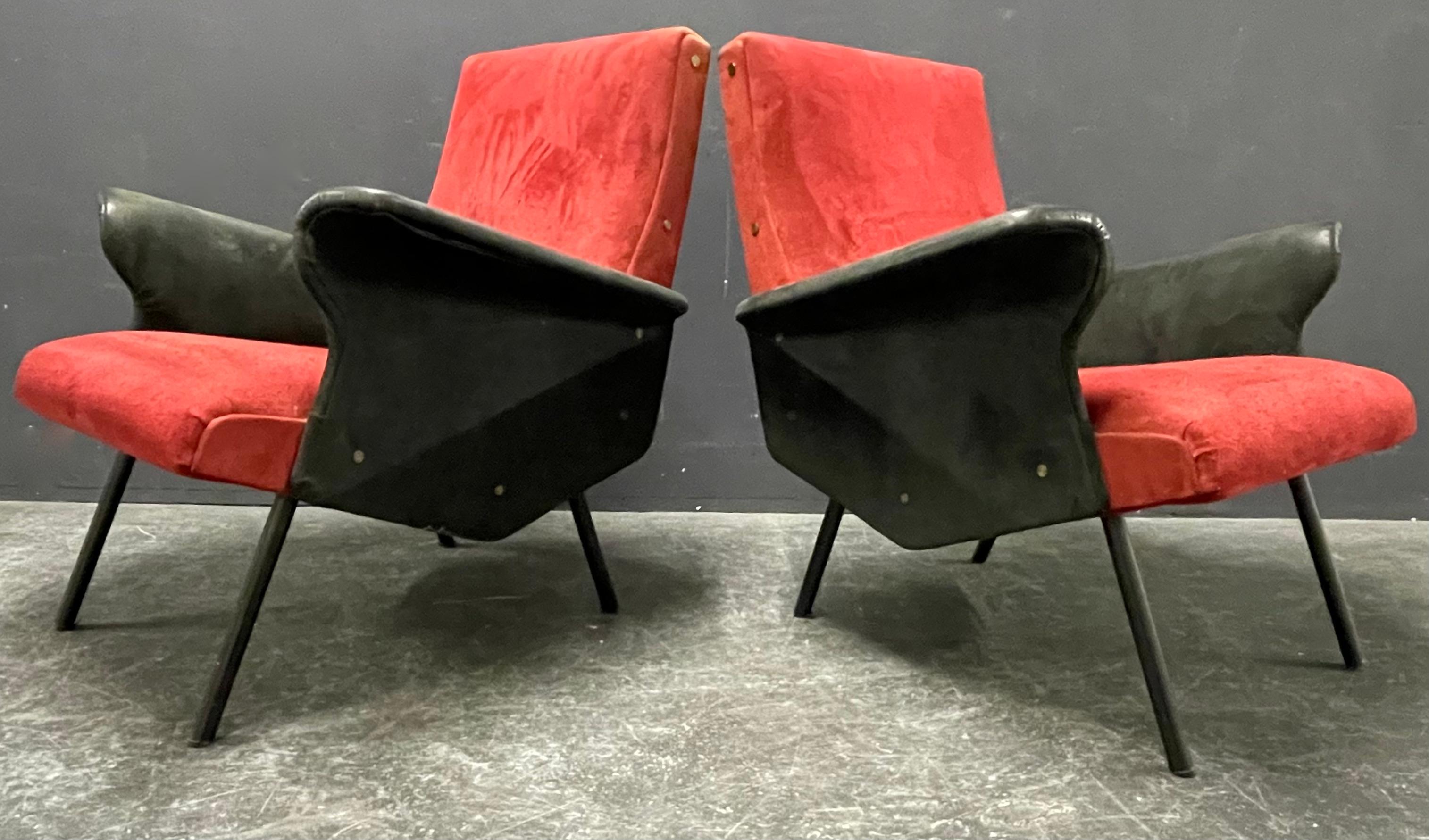 Très rares et précoces chaises longues d'Osvaldo Borsani. Pour un nouveau rembourrage. 