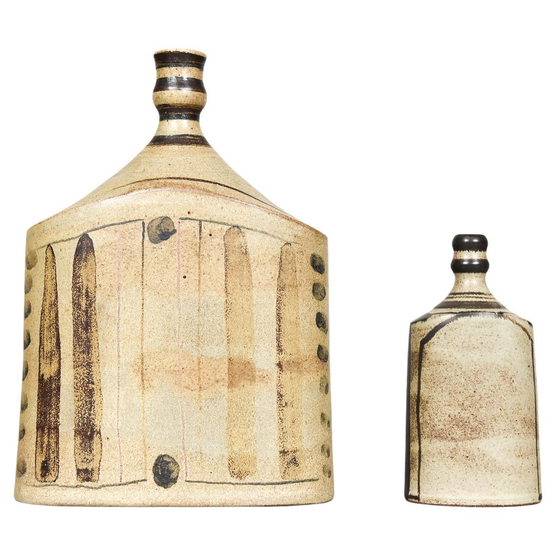 Set von zwei deutschen Keramikflaschenvasen aus der Mitte des Jahrhunderts von Walburga Klz, selten