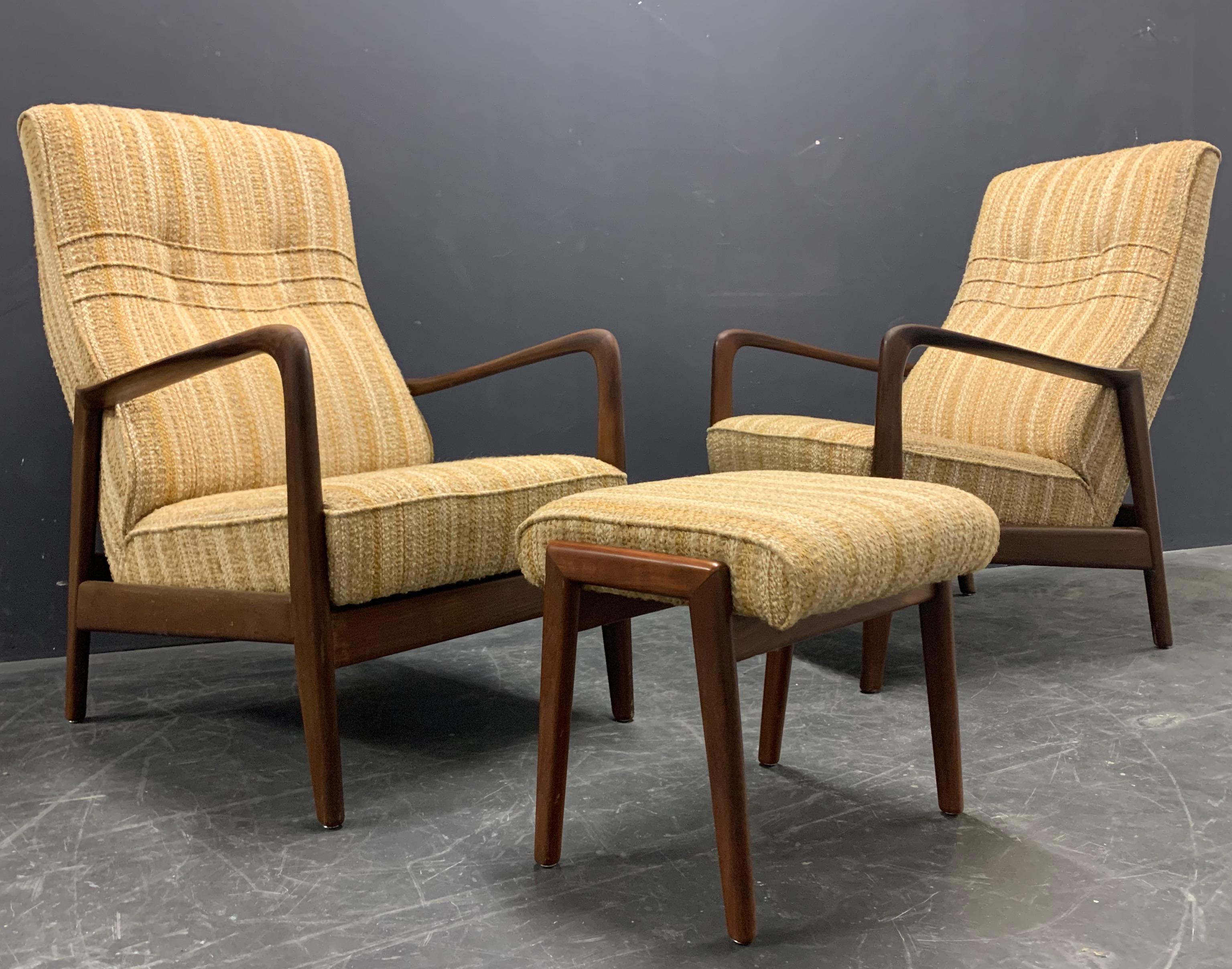 Foam and wonderful fabric in good condition. Very rare low back version - used by gio ponti for the famous hotel parco dei principi in sorrento. Made by Cassina.