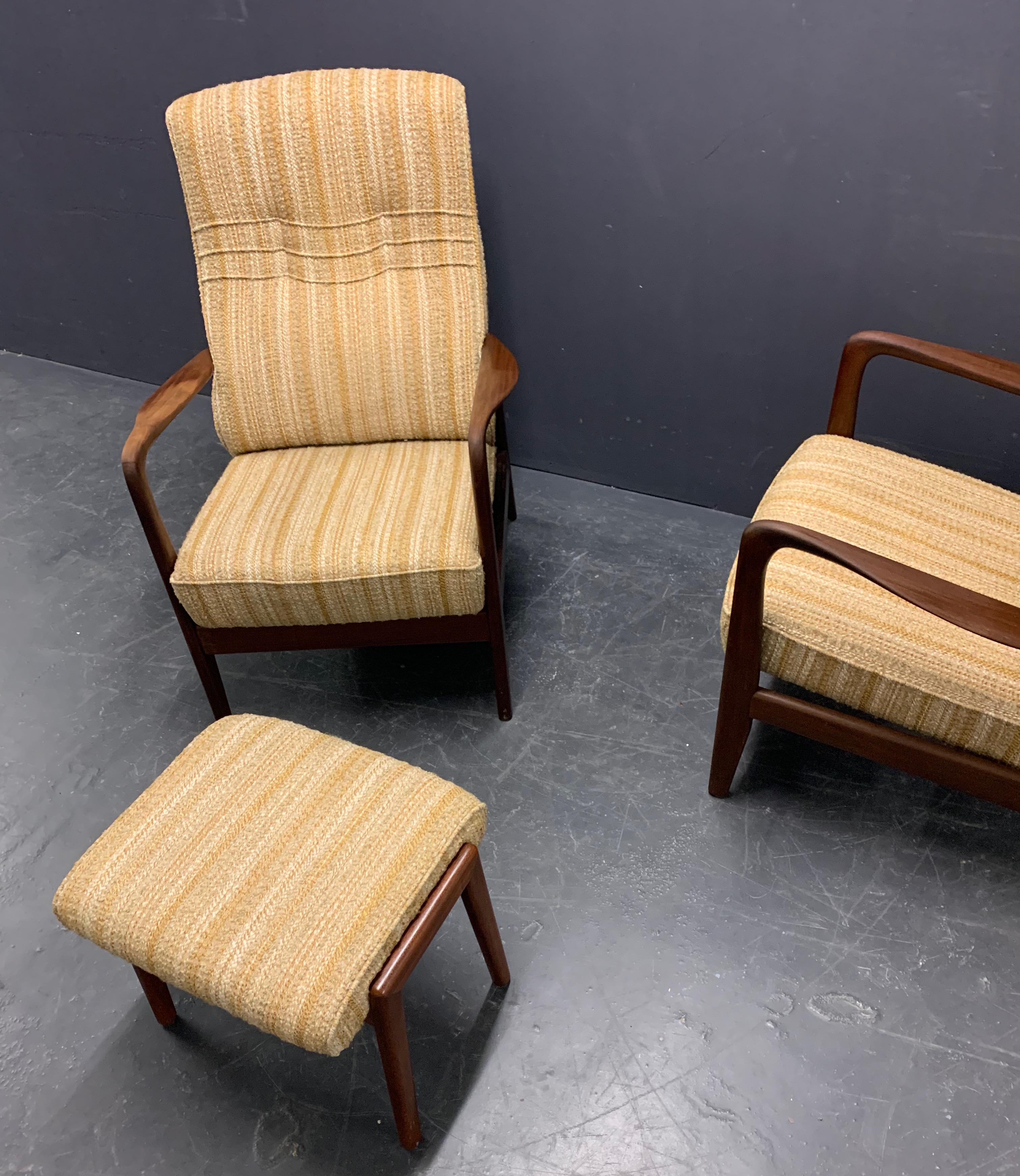 Mid-Century Modern Ensemble très rare de deux chaises longues et tabouret de Gio Ponti en vente