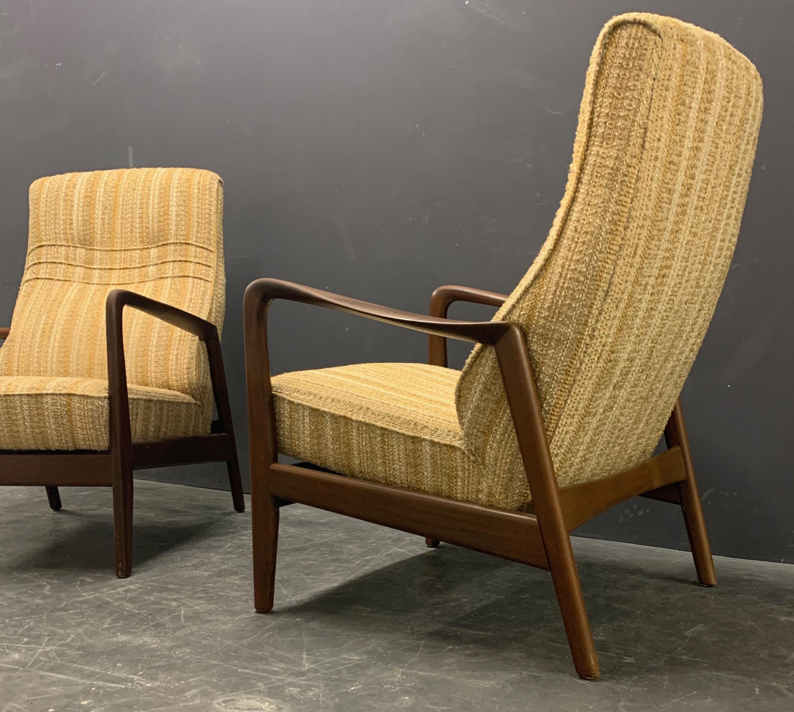 Milieu du XXe siècle Ensemble très rare de deux chaises longues et tabouret de Gio Ponti en vente