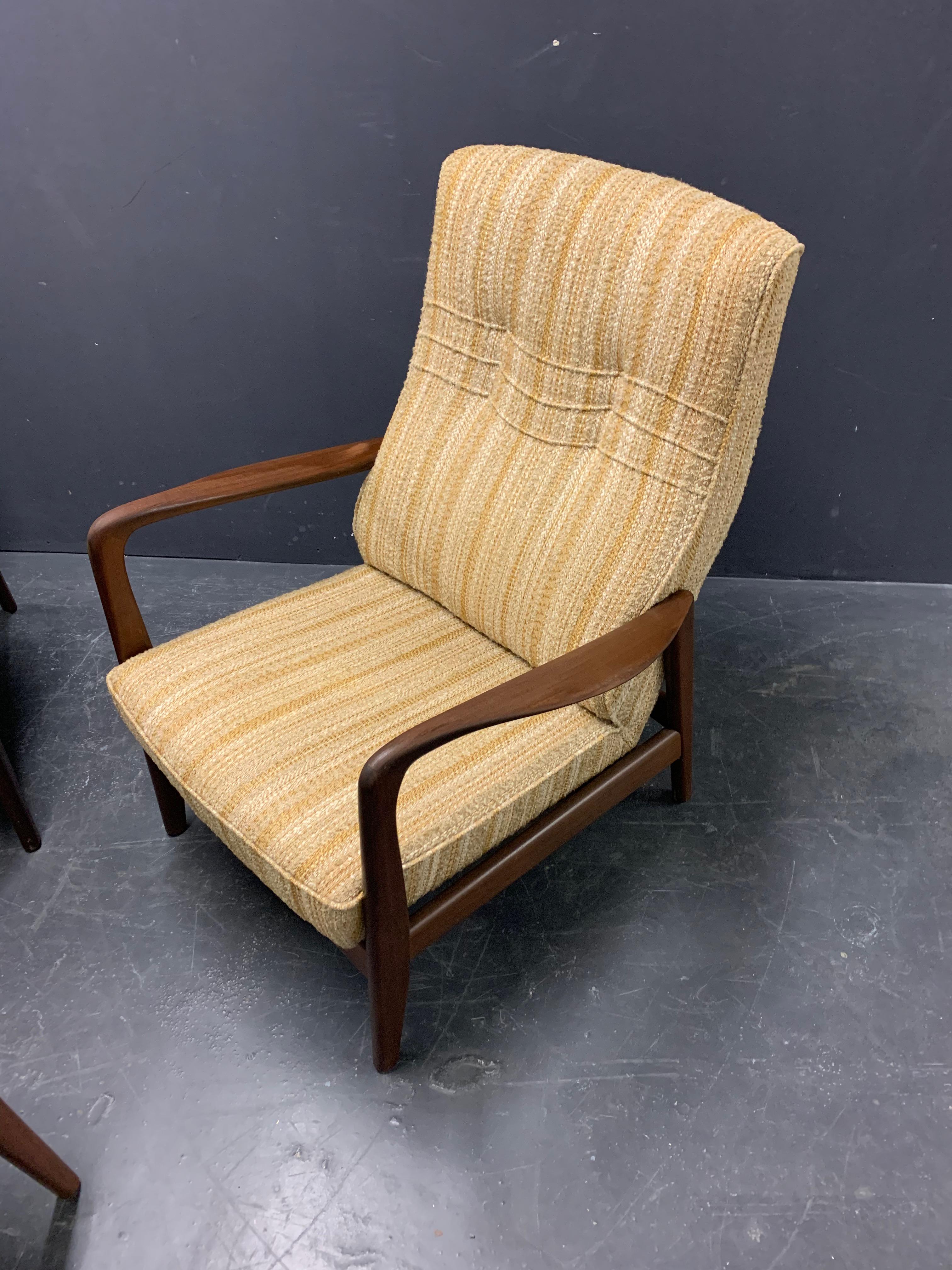Very Rare Set of Two Lounge Chairs and Stool by Cassina For Sale 1