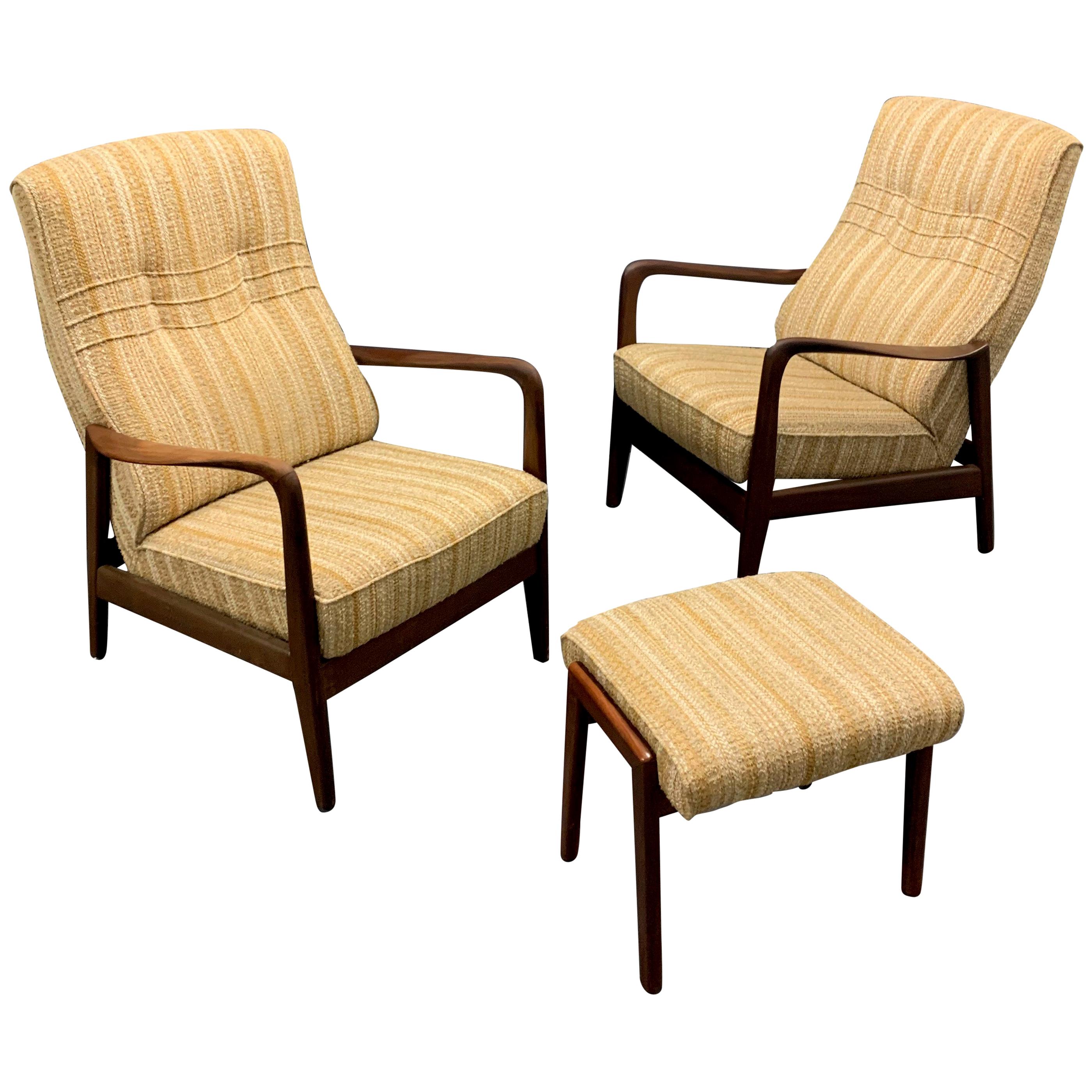 Very Rare Set of Two Lounge Chairs and Stool by Cassina For Sale