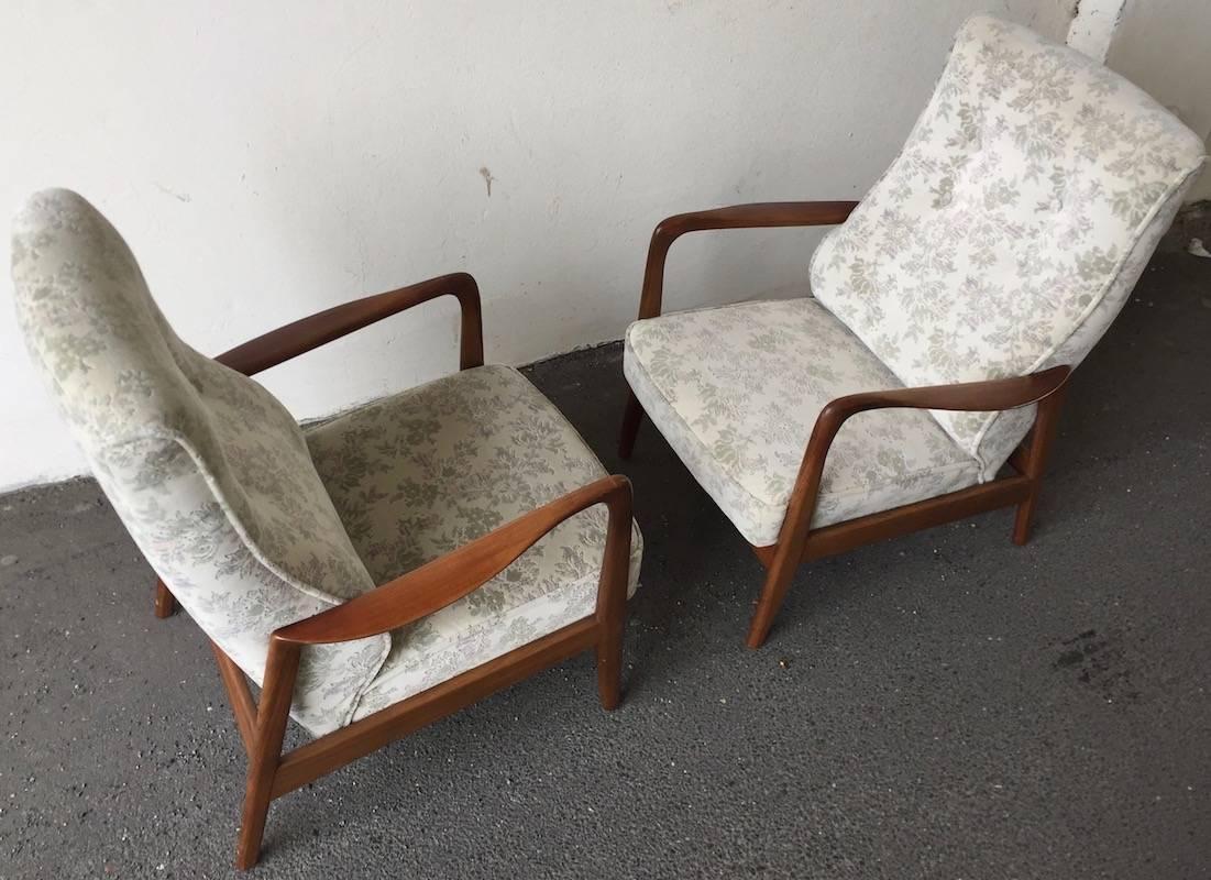 Mid-Century Modern Very Rare Set of Two Lounge Chairs by Gio Ponti for Cassina