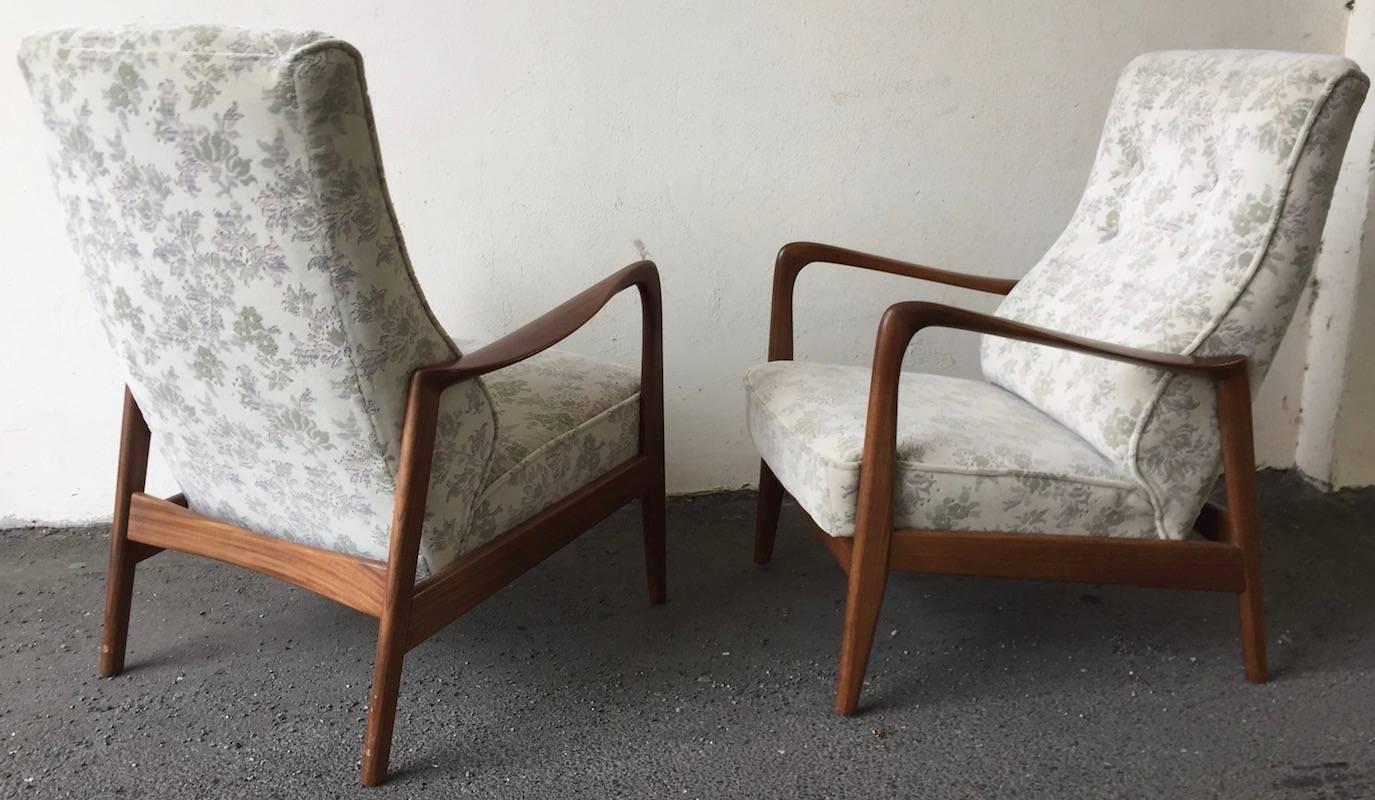 Italian Very Rare Set of Two Lounge Chairs by Gio Ponti for Cassina