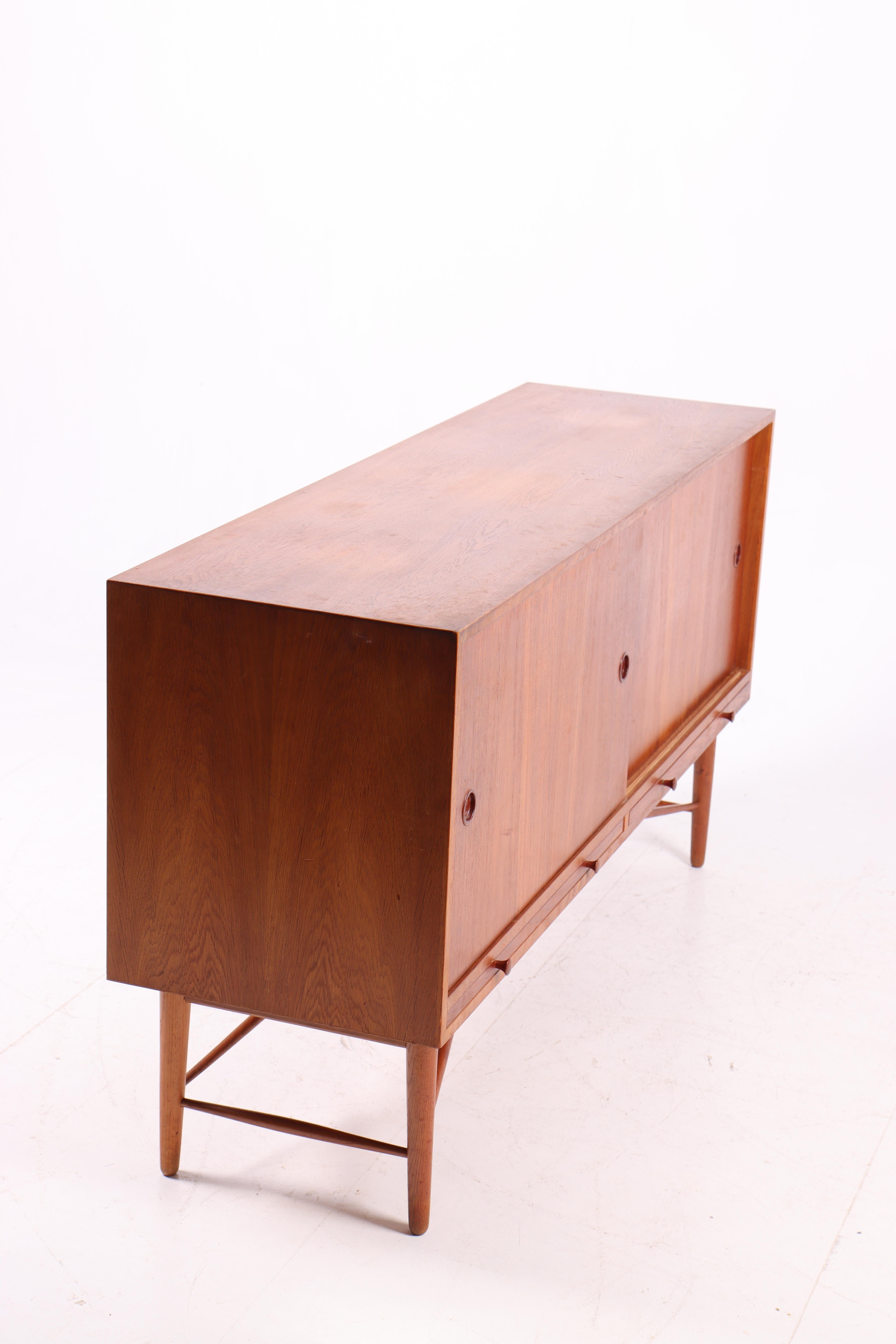 Very Rare Sideboard by Finn Juhl in Oak, 1950s For Sale 7