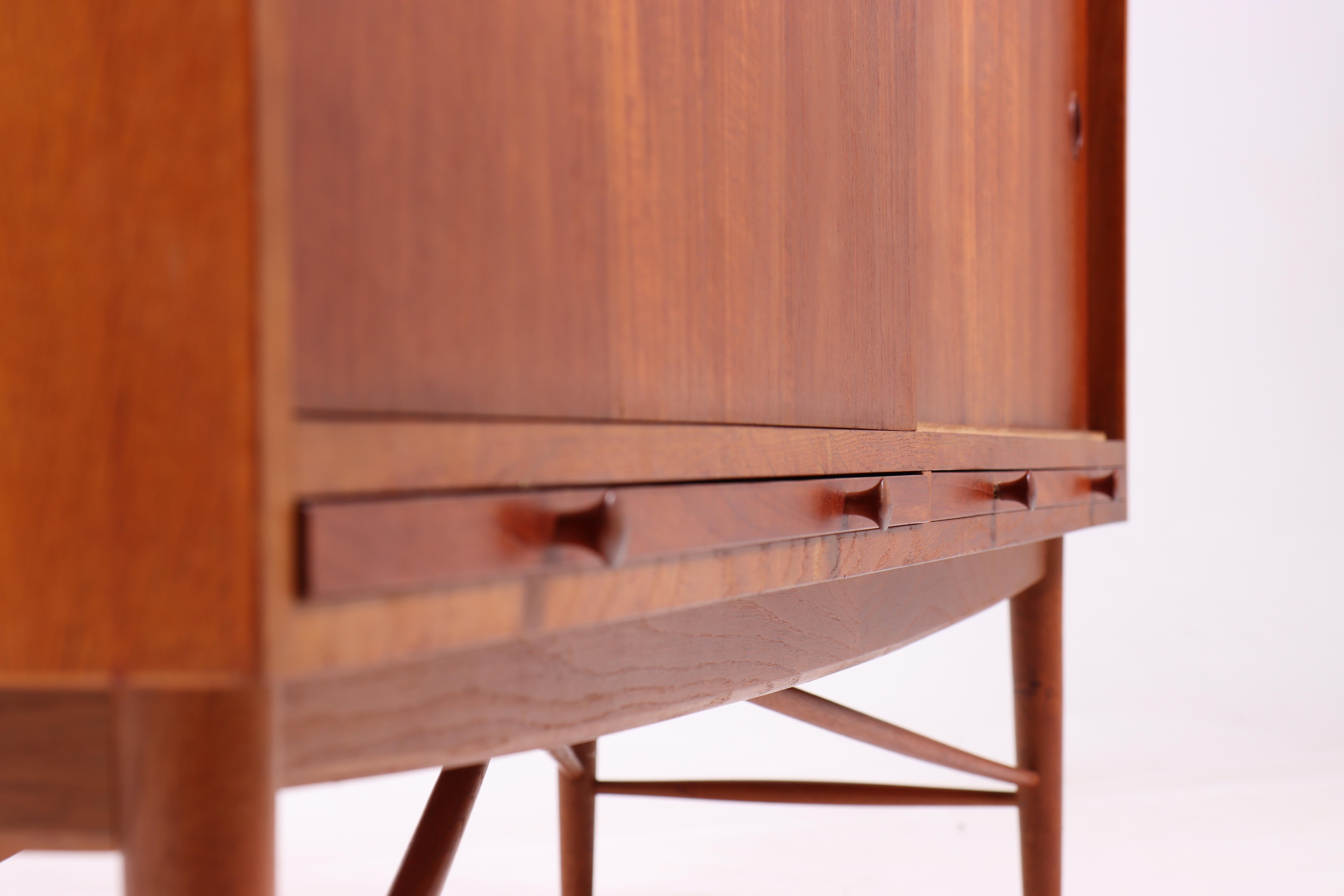Very Rare Sideboard by Finn Juhl in Oak, 1950s For Sale 1
