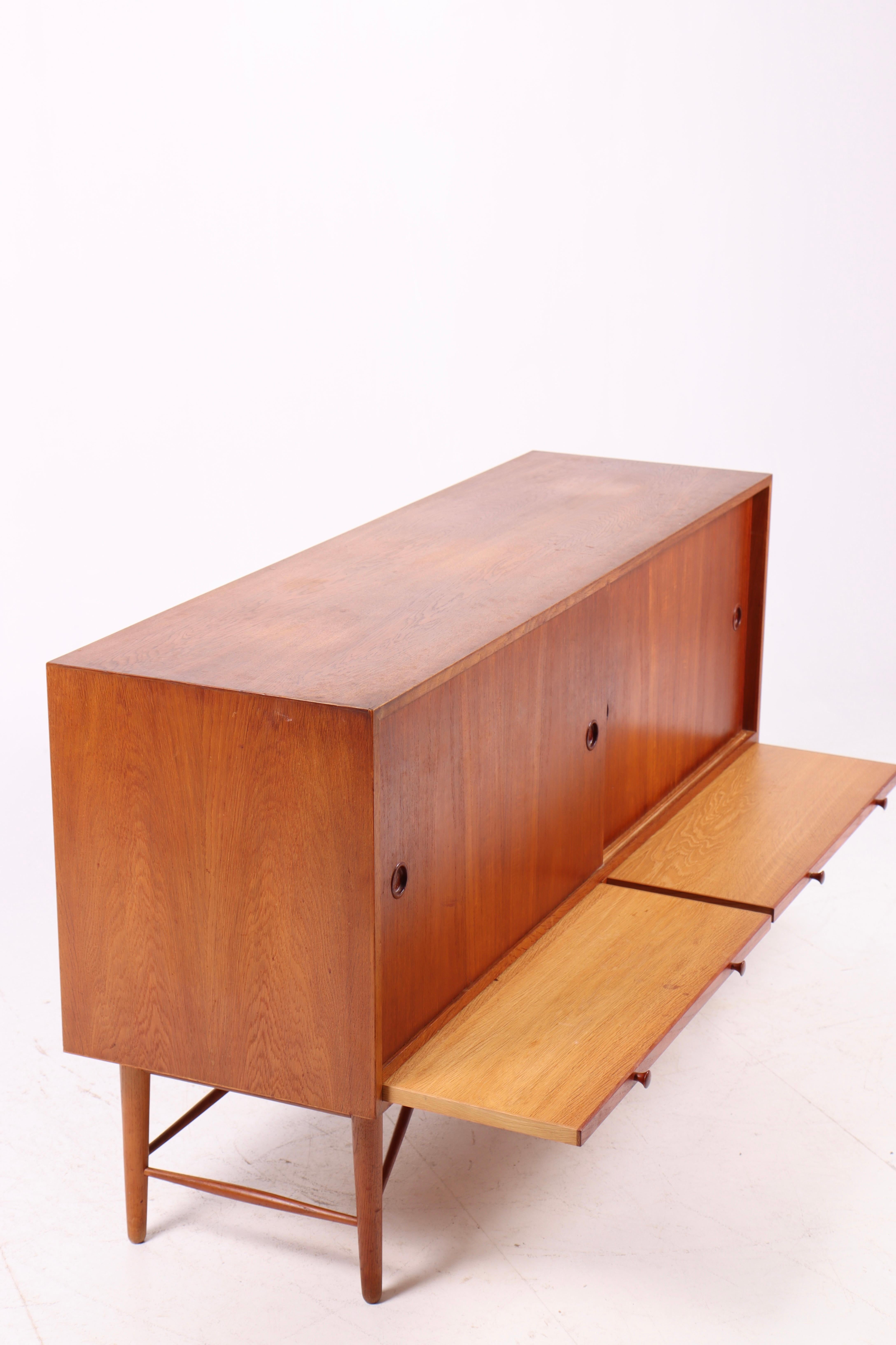 Very Rare Sideboard by Finn Juhl in Oak, 1950s For Sale 2