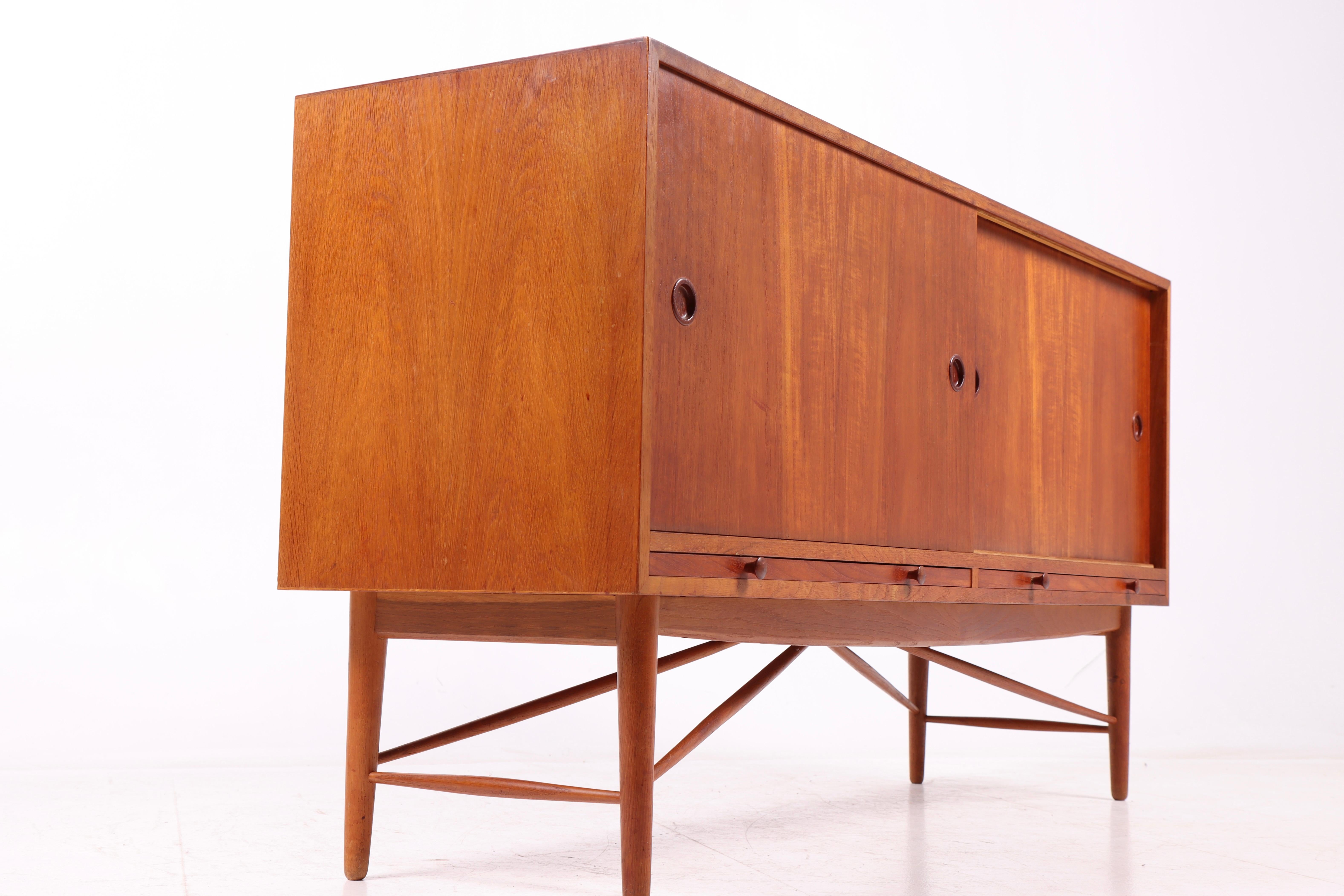 Very Rare Sideboard by Finn Juhl in Oak, 1950s For Sale 3