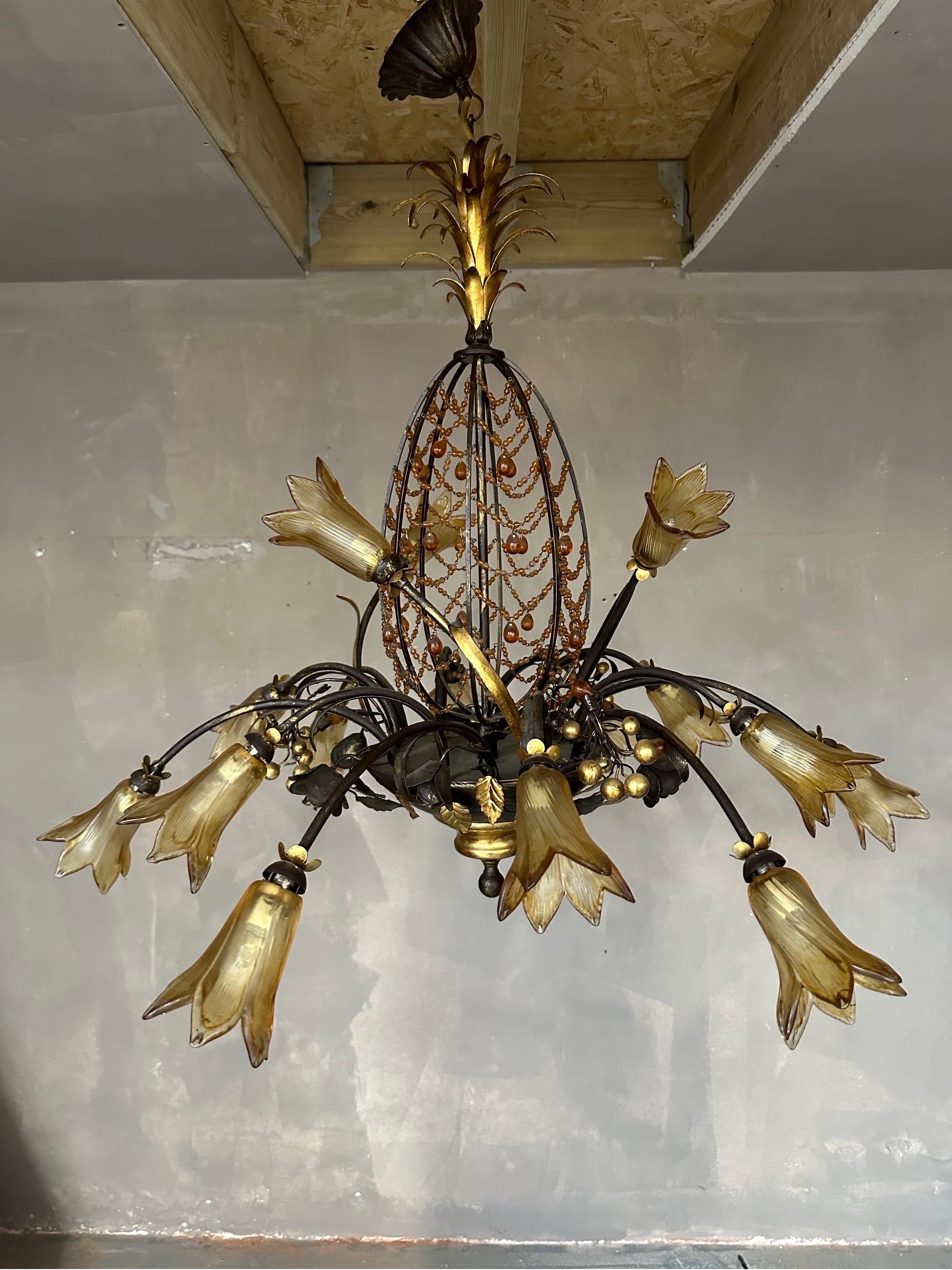 A rare opportunity to buy a signed Italian pineapple chandelier from ten 1950’s. Complete with no damage. 