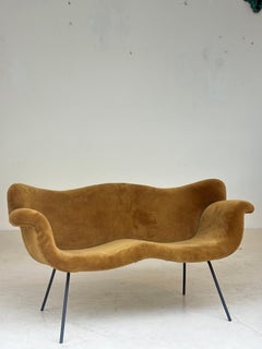 Very rare sofa by Movéis Gerdau