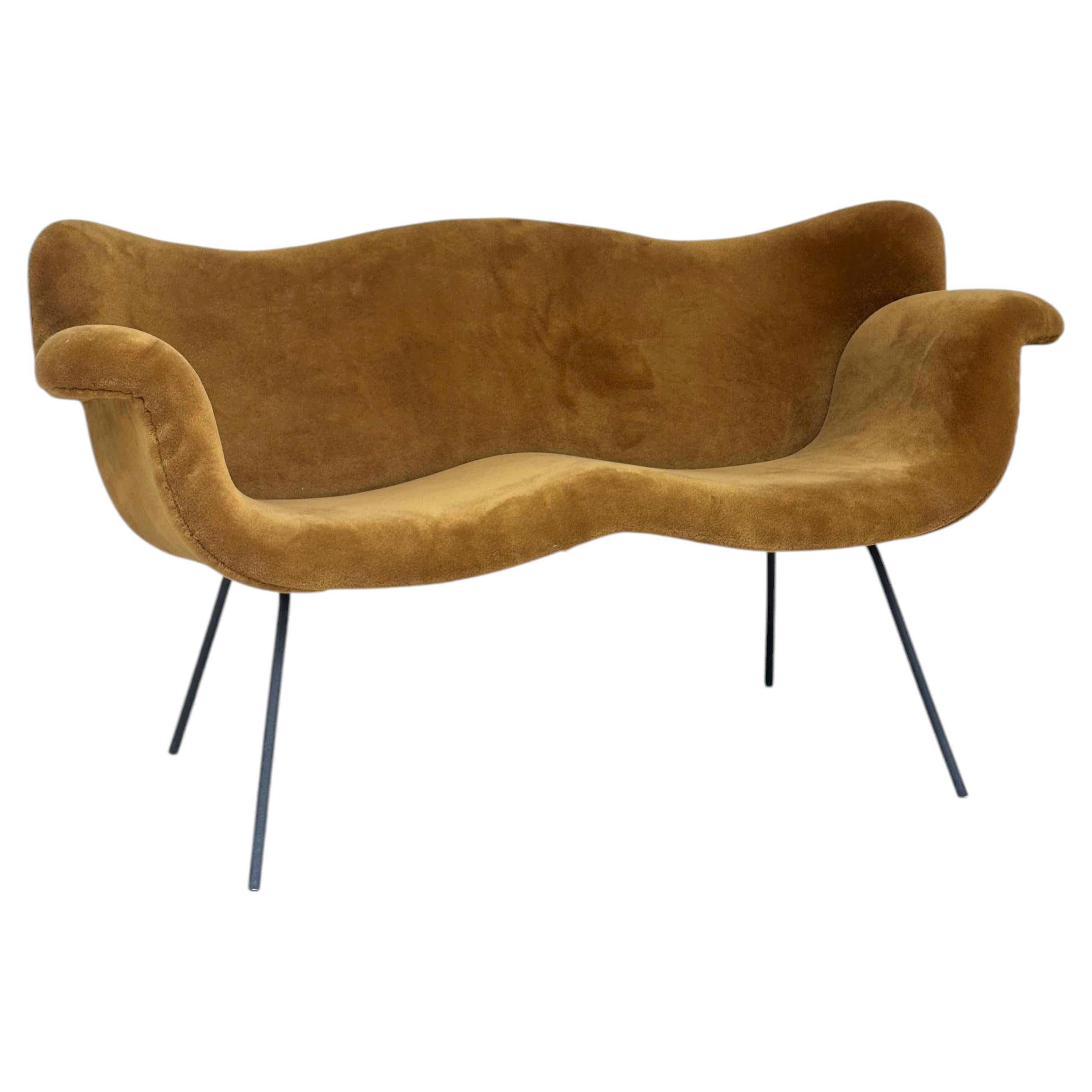 Very rare sofa by Movéis Gerdau For Sale