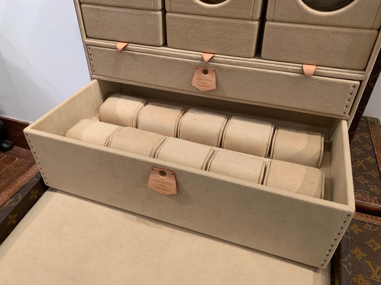 Old $14 Storage Box Turns Out To Be Rare Louis Vuitton Case Worth Thousands
