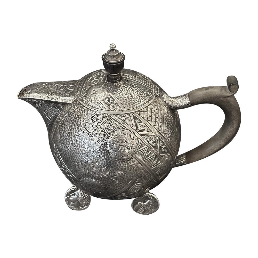 Very Rare Sterling Silver Tea Set, Etruscan Pattern, Elkington, G. Shieber In Good Condition For Sale In Paris, FR