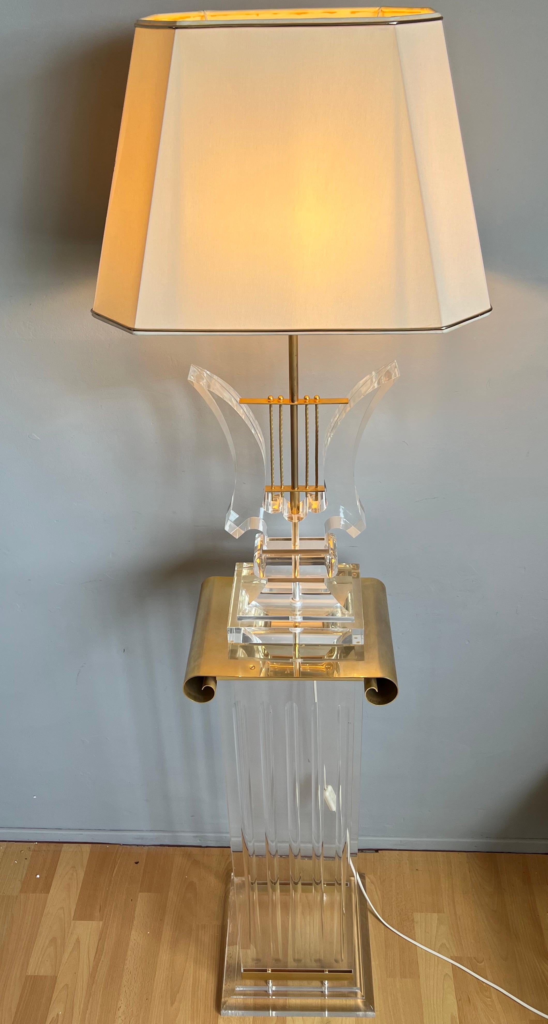  Rare & Stunning Mid Century Modern Lucite and Brass Pedestal Floor Lamp / Light For Sale 2