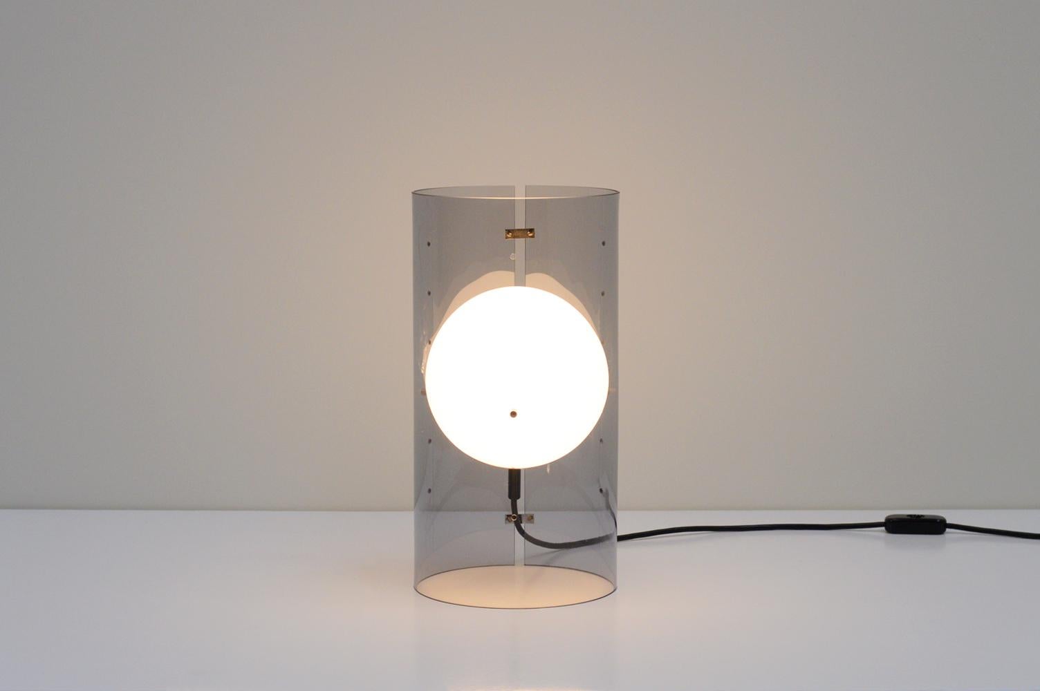 Mid-Century Modern Very rare table lamp by Raak Amsterdam, 70s The Netherlands.