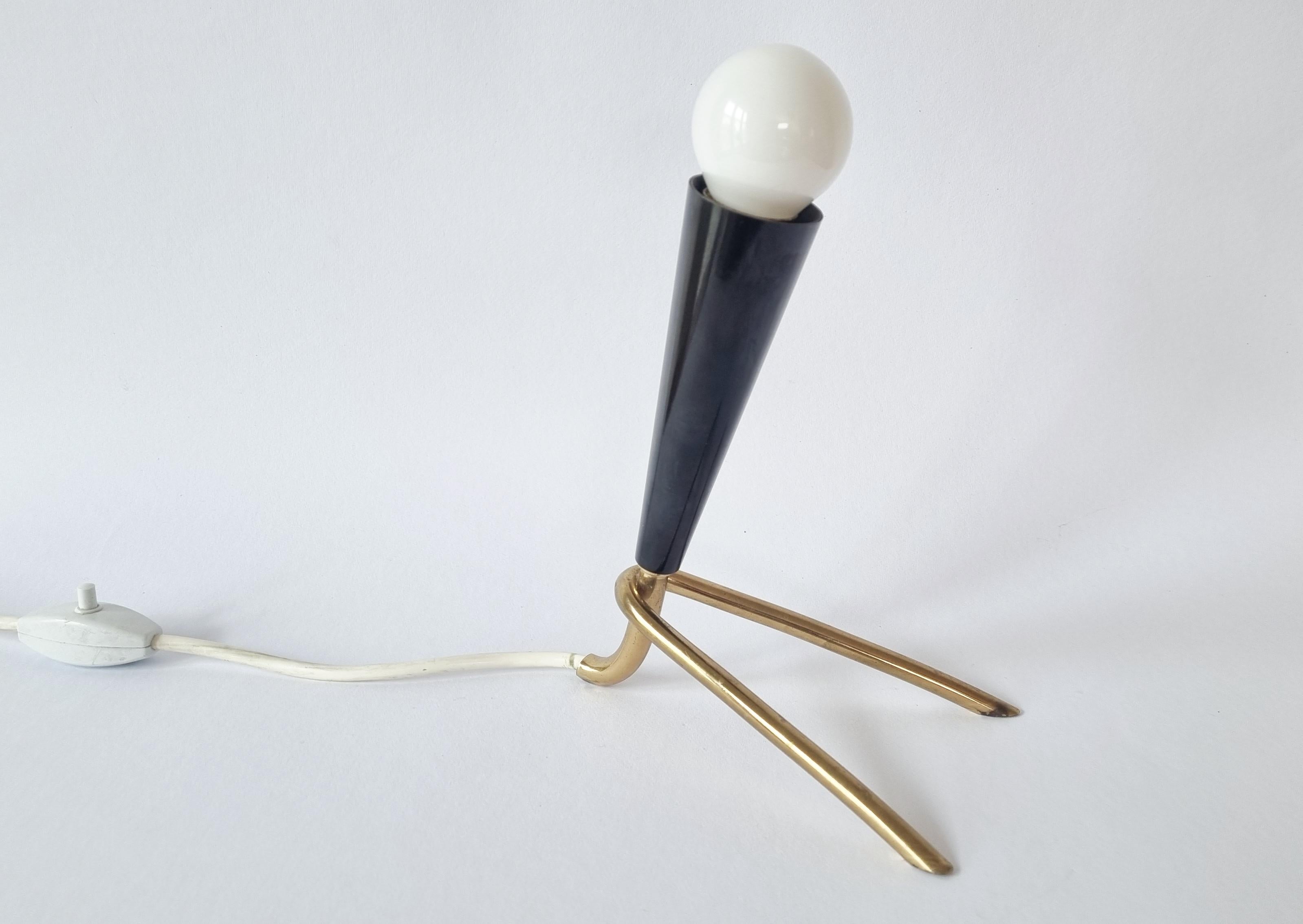 Very Rare Table Tripod Lamp Stilnovo, Italy, 1960s In Excellent Condition For Sale In Praha, CZ