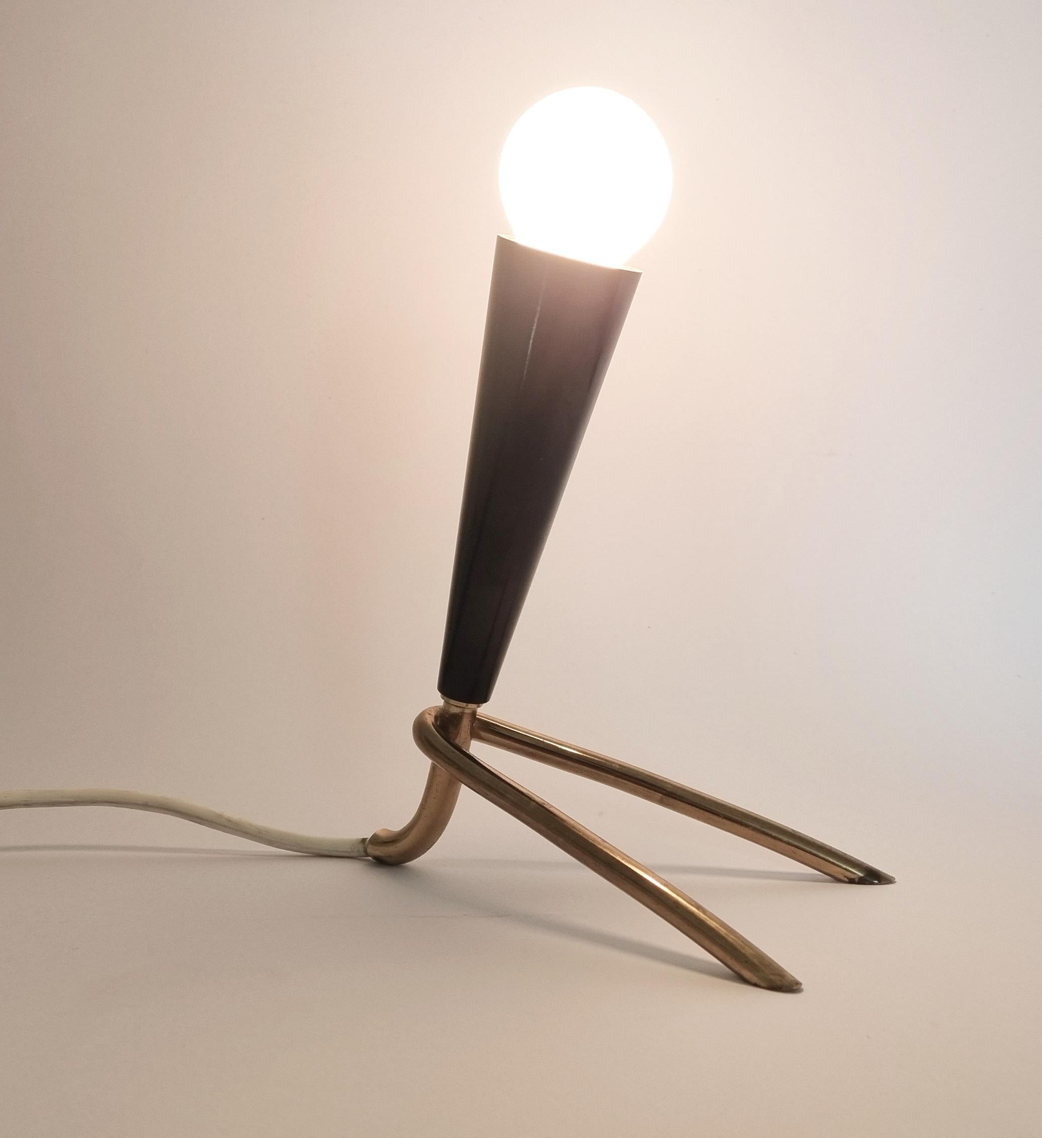 Very Rare Table Tripod Lamp Stilnovo, Italy, 1960s For Sale 1
