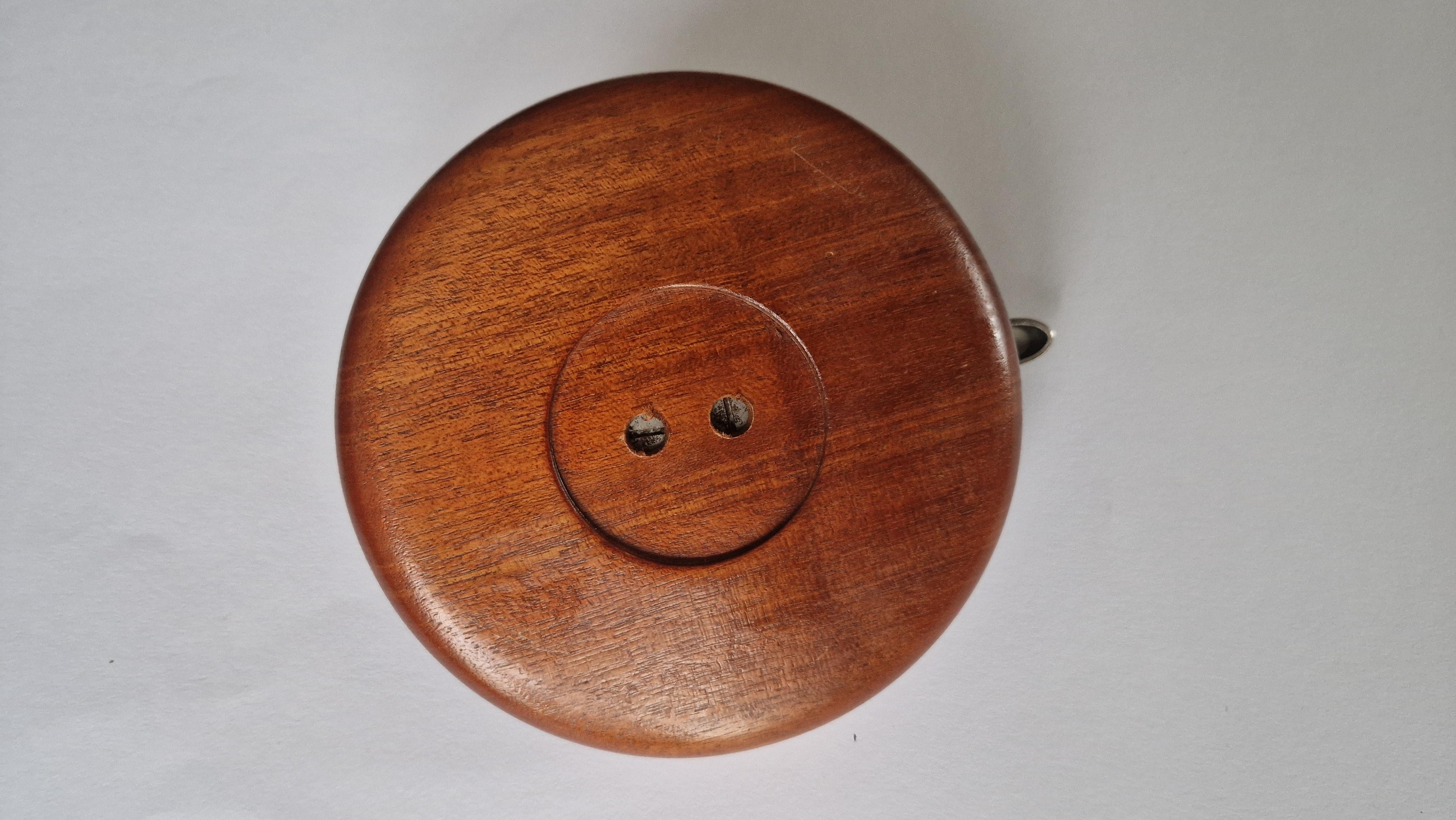 Rarísimo Cascanueces de mesa de teca y cromo con cuenco, Dinamarca, años 60 mediados del siglo XX en venta