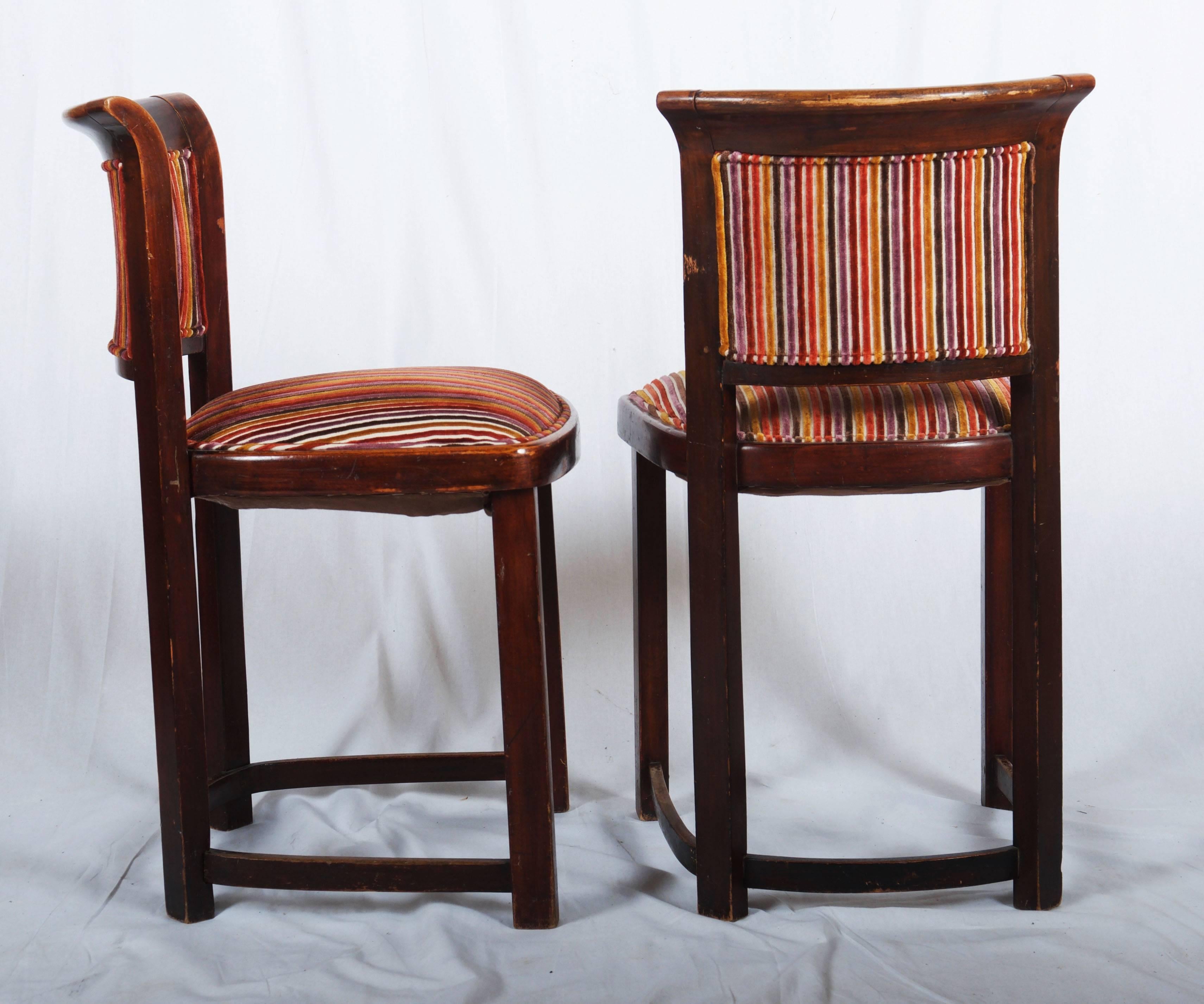 Beech bentwood with upholstered seat and backrest. Catalog number 798.
Designed probably by Josef Hoffmann for Thonet, circa 1900.
Set of two.