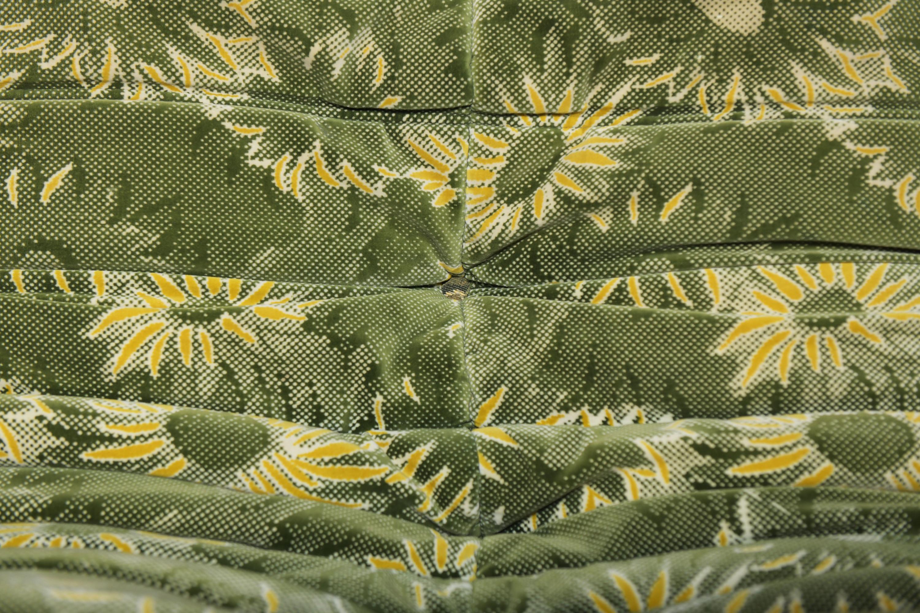 Very rare Togo in its original fabric by Michel Ducaroy for Ligne Roset France. 2