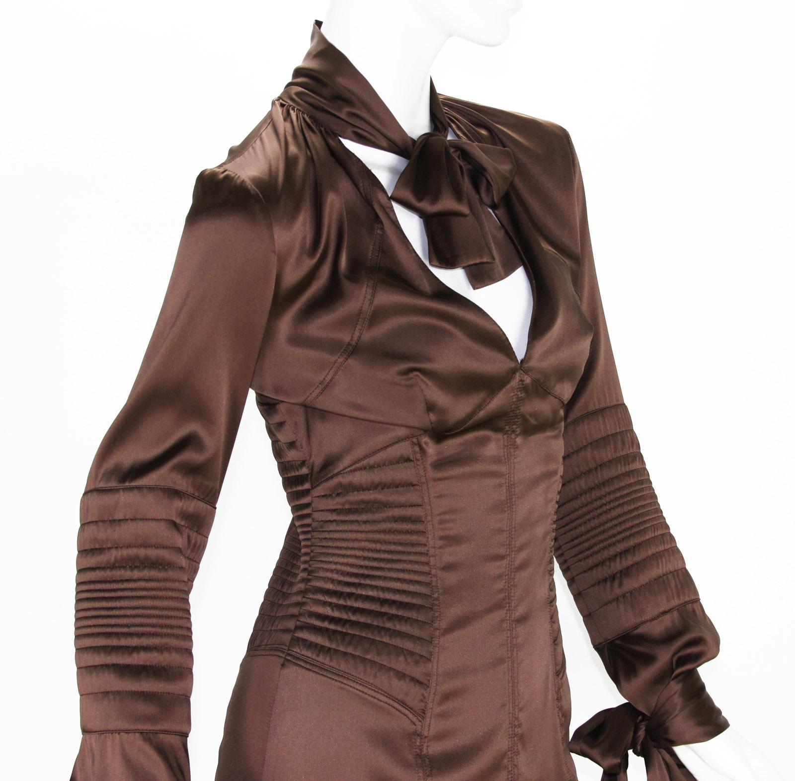 Women's Very Rare Tom Ford for Gucci 2003 Collection Silk Brown Bow Dress as seen on JLO For Sale