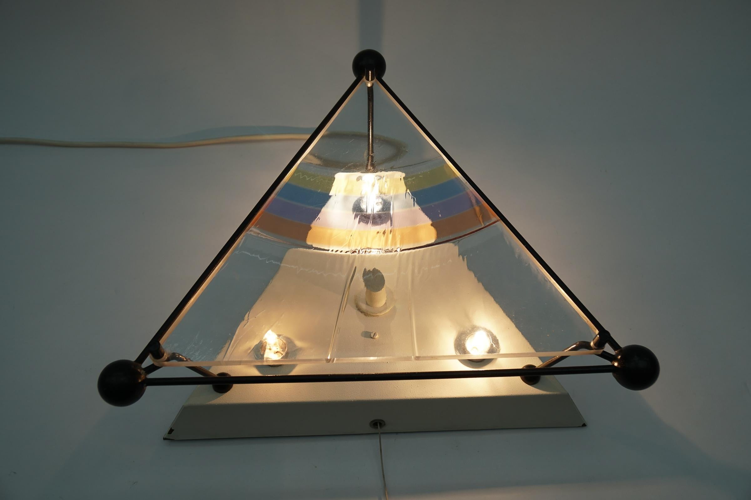 Very Rare Triangular Wall Light with Rainbow Acrylic Front, 1980s Italy In Good Condition For Sale In Nürnberg, Bayern