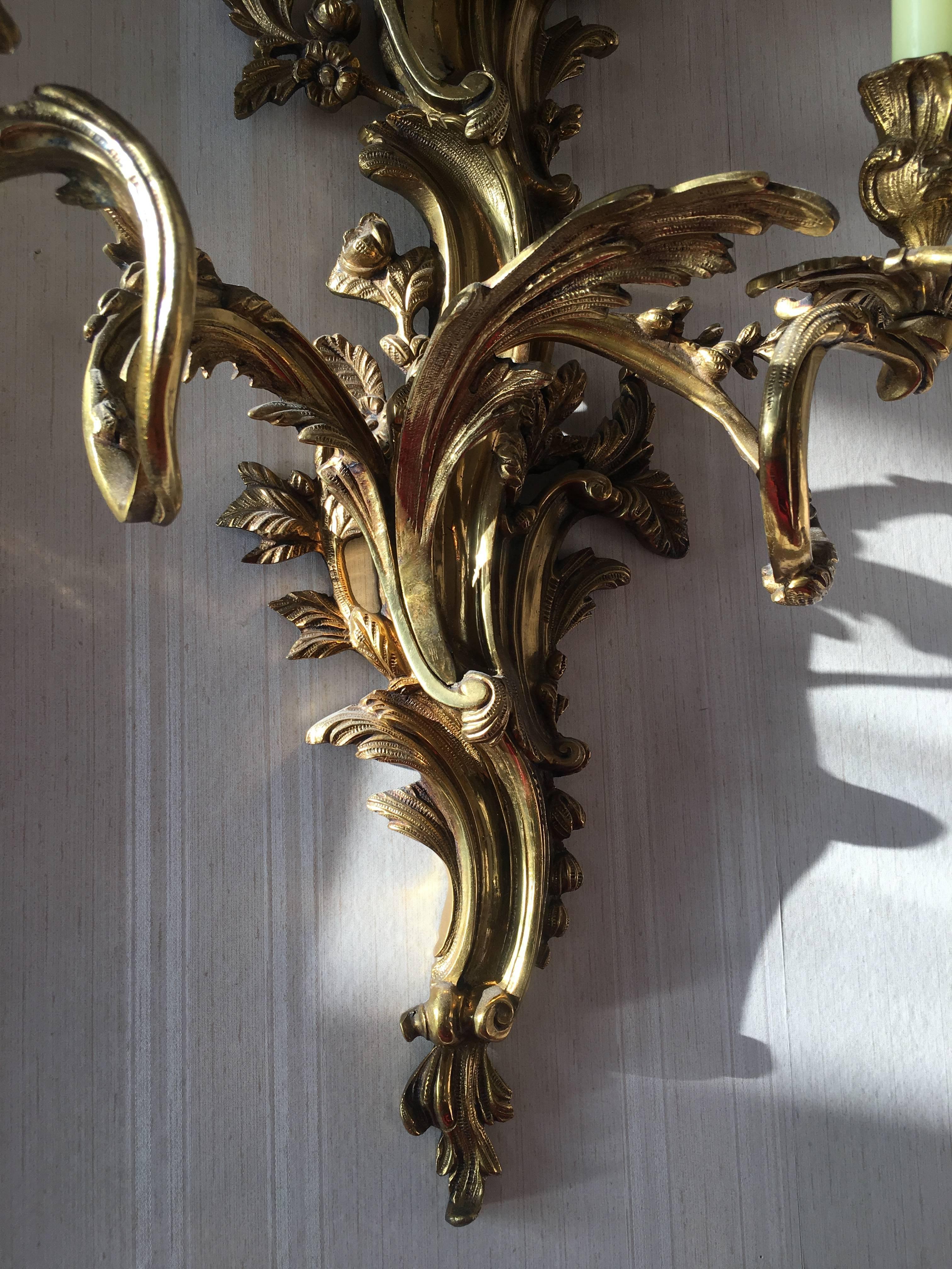 Very Rare Trio of Gilded Bronze Louis XV Italian Sconces, 1880s For Sale 4