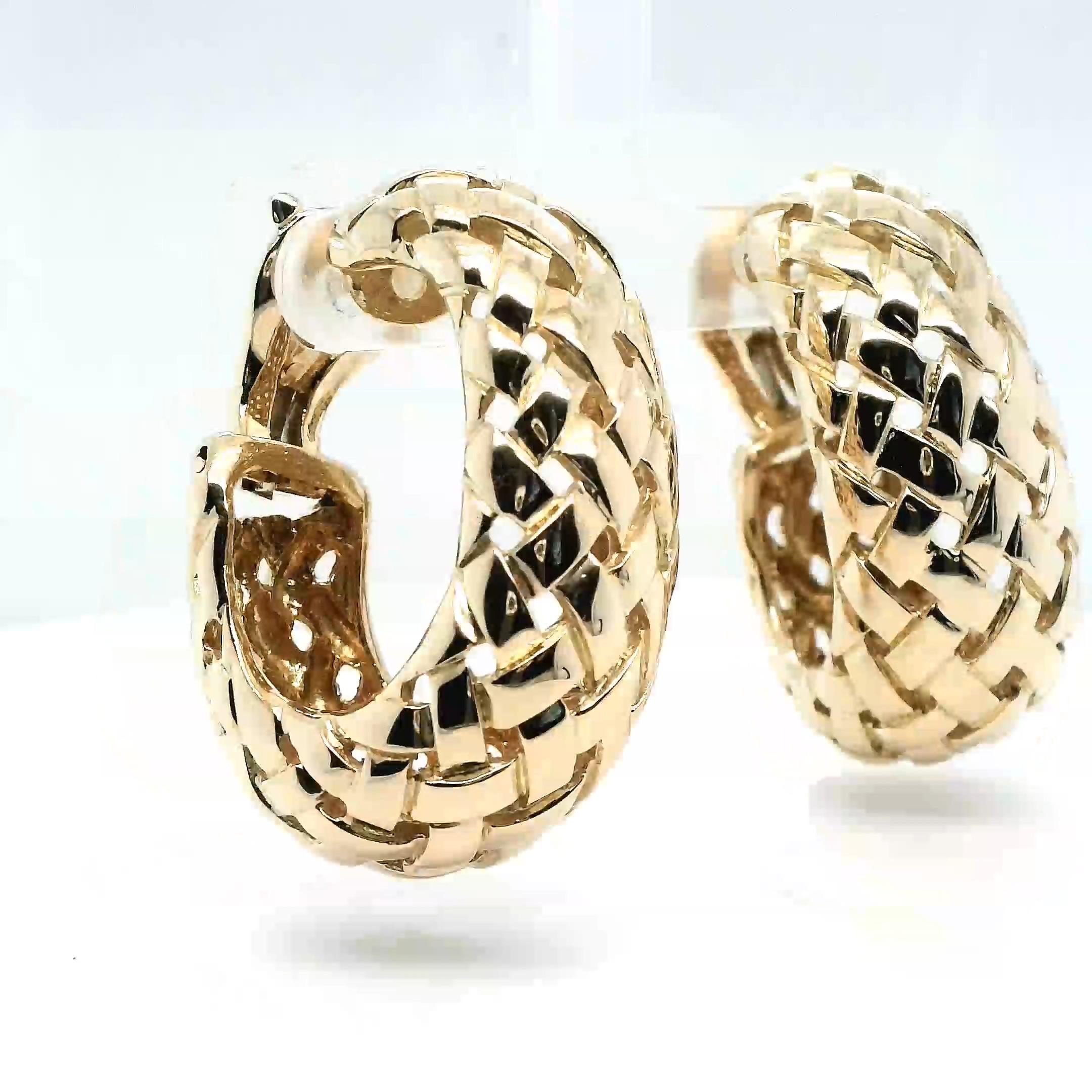 Very rare Van Cleef & Arpel’s Earrings circa 1980-90 In Good Condition For Sale In Addlestone, GB