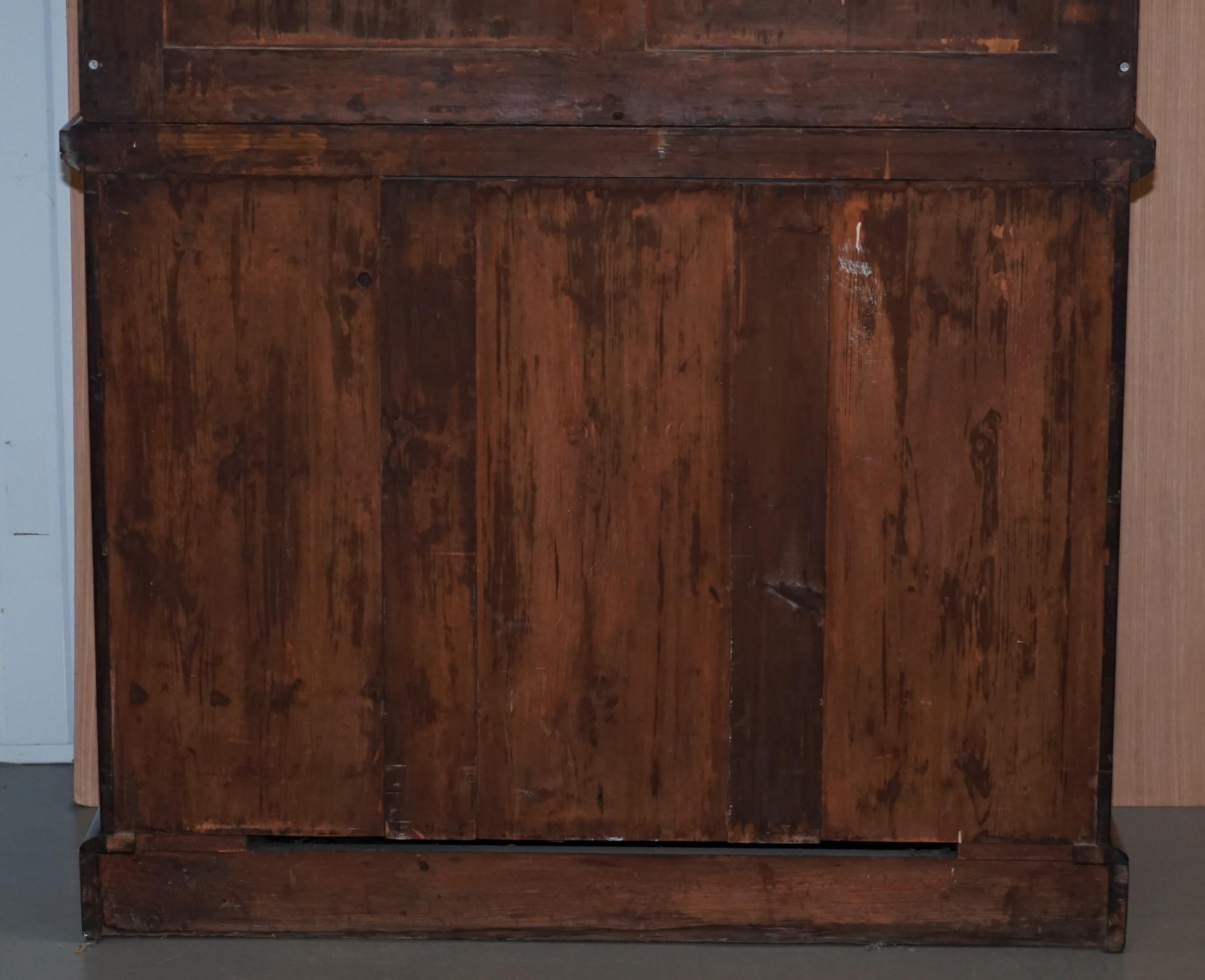 Sehr seltene viktorianische Tambour Tür Schrank Bücherschrank auf Bank Kommode im Angebot 5