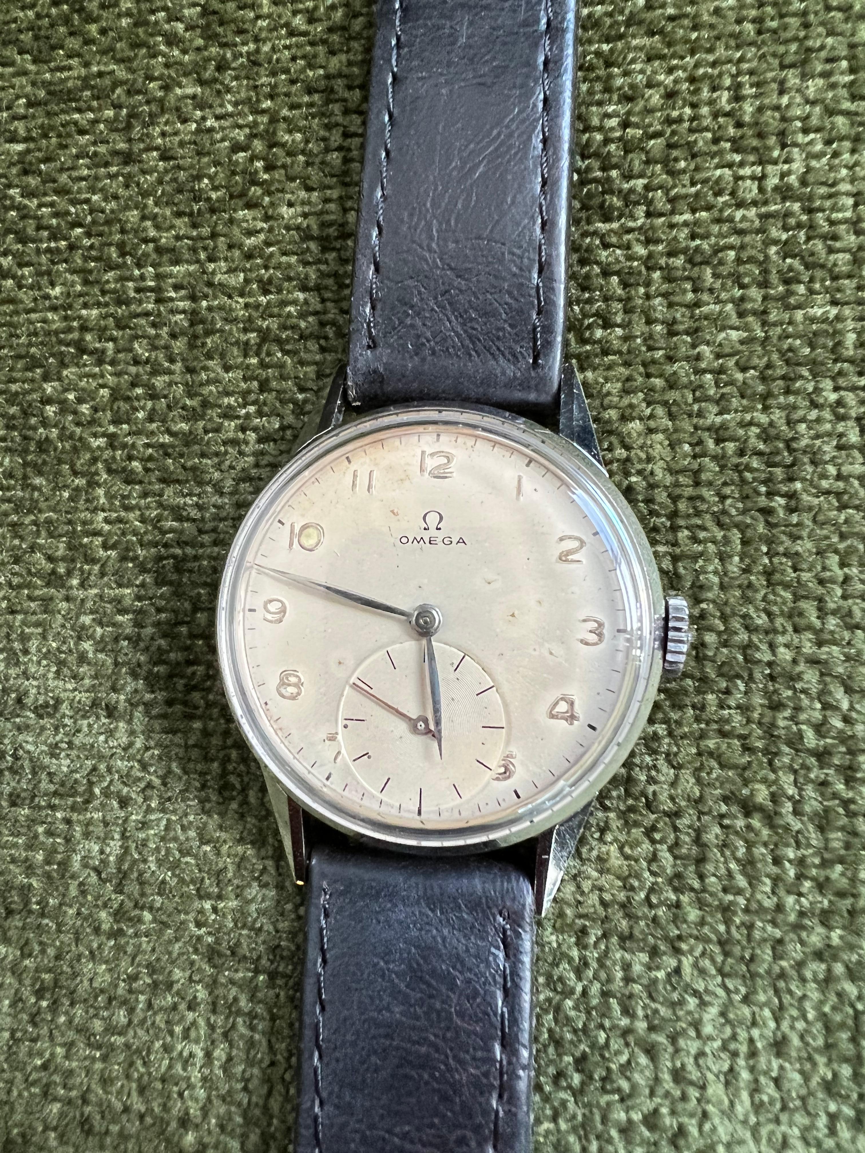 Seltene Vintage 1944 Omega Chronometer-Uhr, US Navy, ausgestellt im Zustand „Hervorragend“ im Angebot in New York, NY