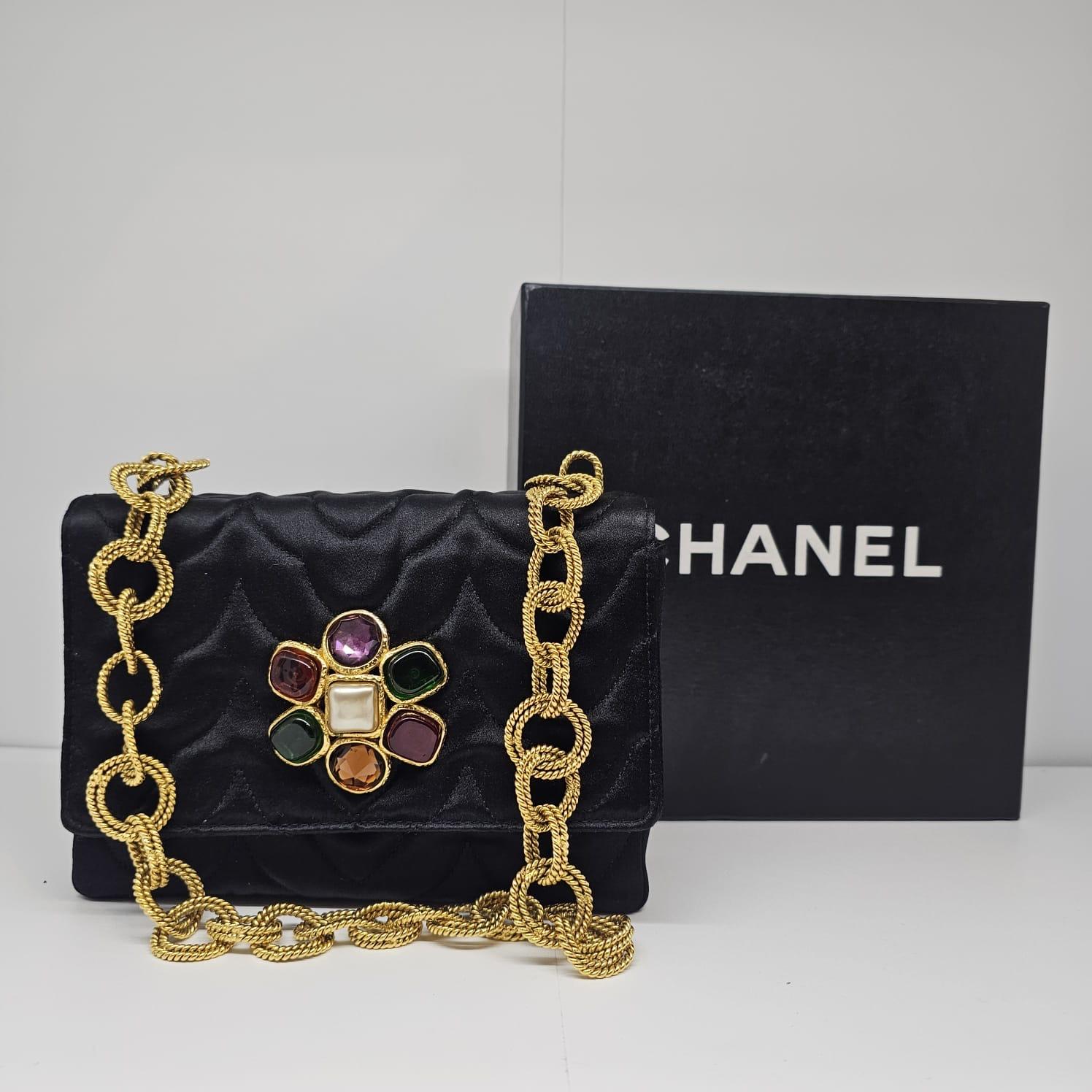 Very Rare Vintage 1990s Black Satin Quilted Flower Gripoix Jewel Mini Flap Bag In Good Condition For Sale In Jakarta, Daerah Khusus Ibukota Jakarta