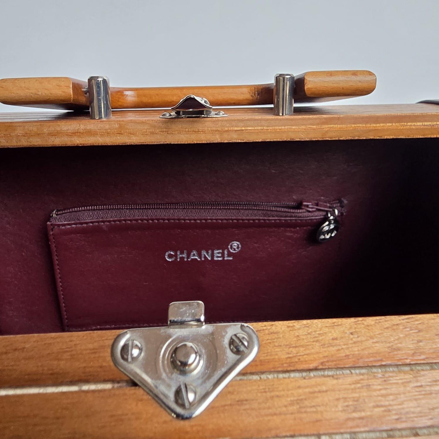 Très Rare Vintage 90s Chanel Small Wooden Box Bag en vente 5