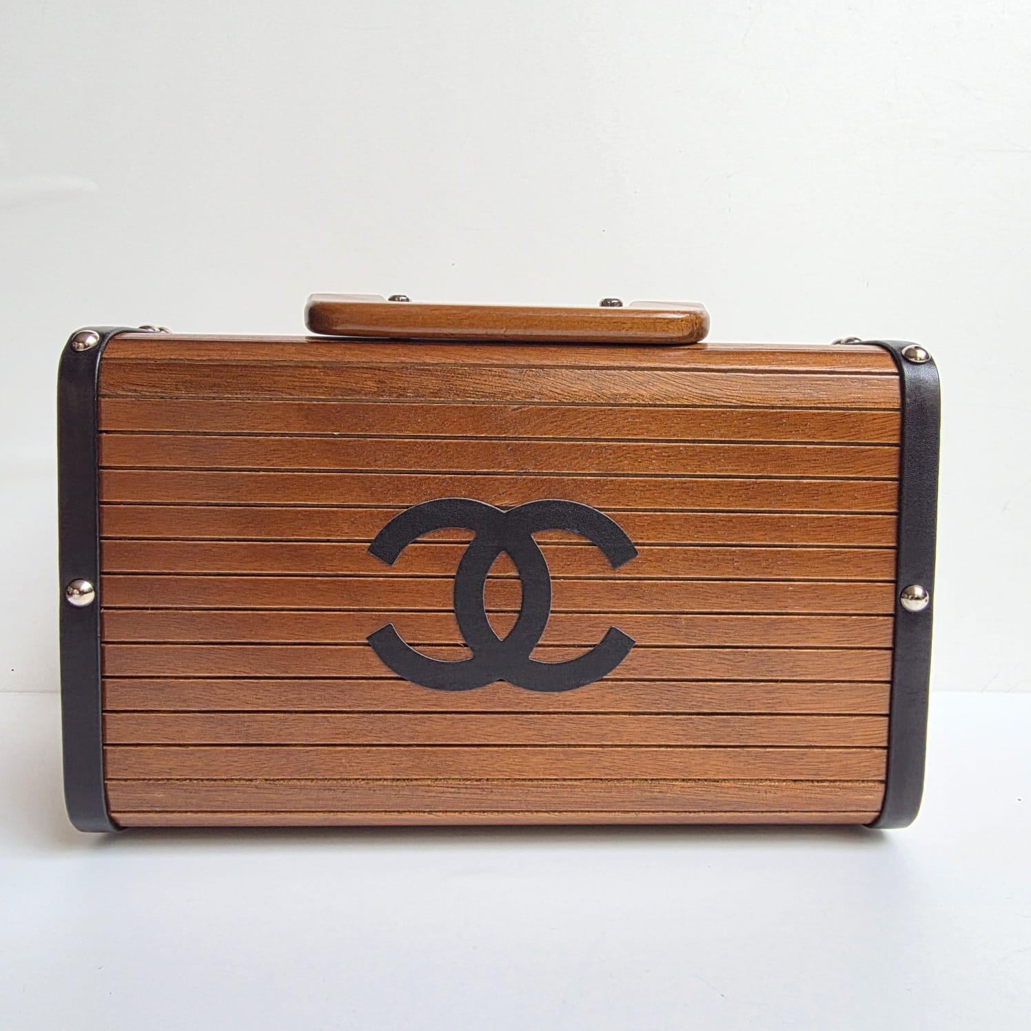 Très Rare Vintage 90s Chanel Small Wooden Box Bag en vente 8