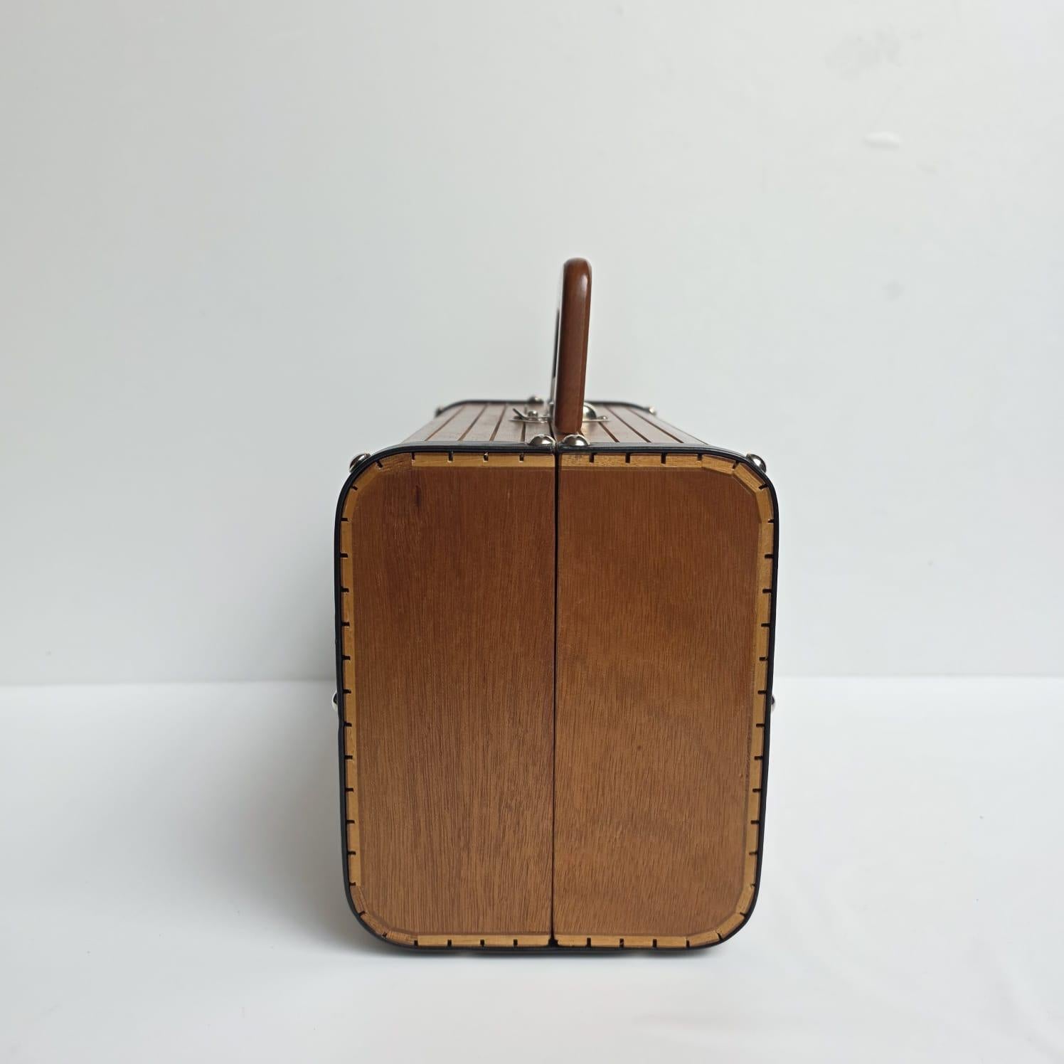 Très Rare Vintage 90s Chanel Small Wooden Box Bag en vente 9