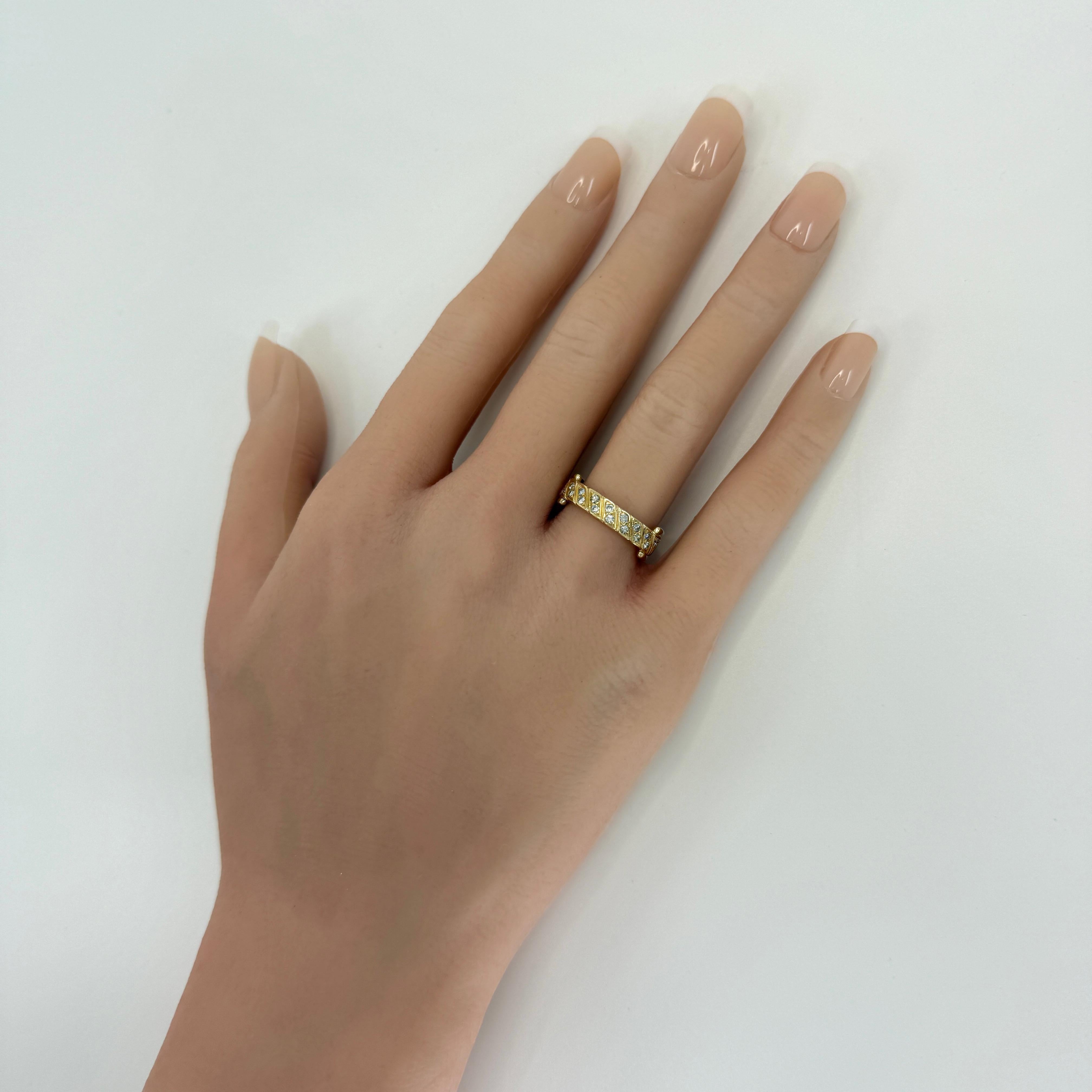 Very Rare Vintage Van Cleef & Arpels 18k Yellow Gold Diamond Buckle Band Ring For Sale 4