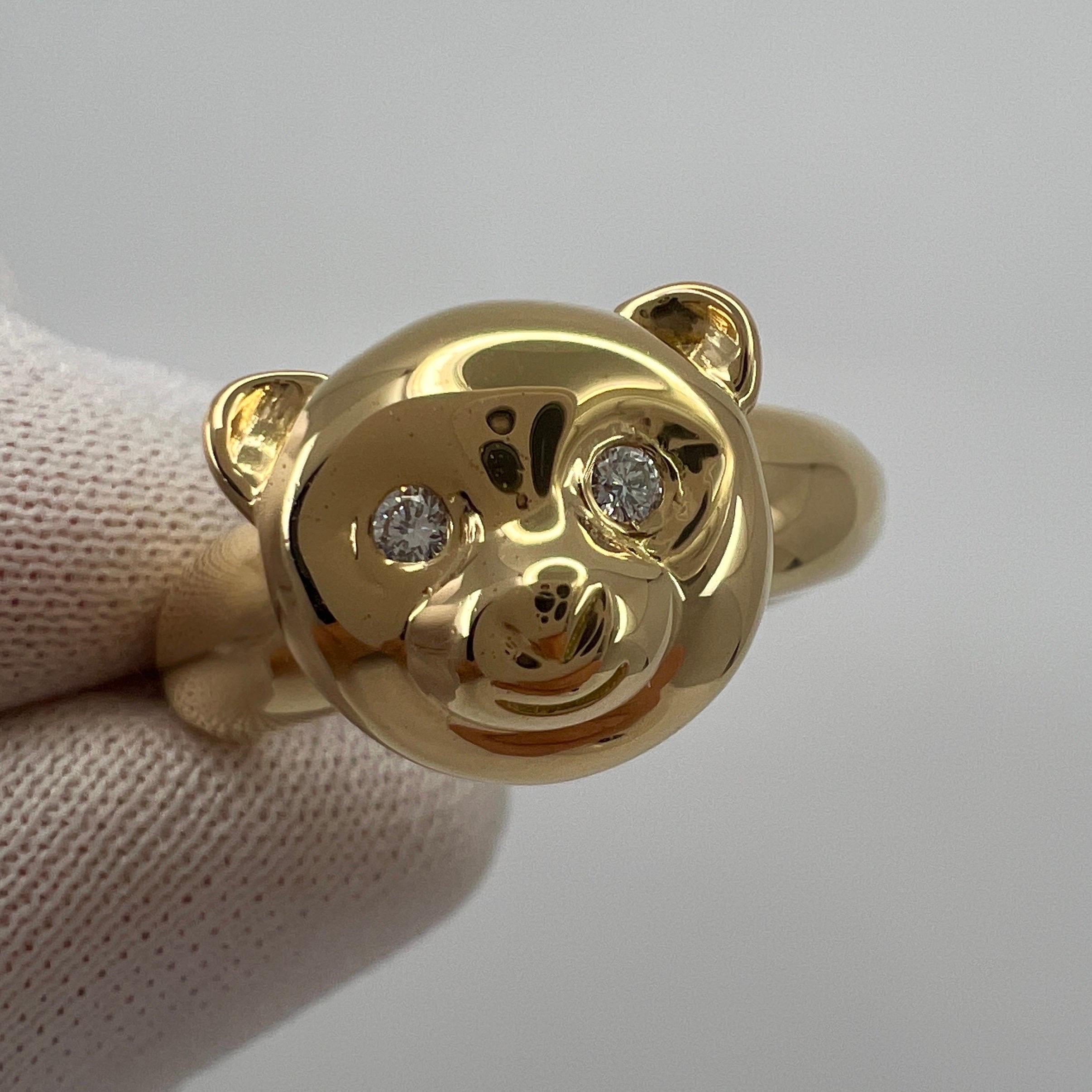 Very Rare Vintage Van Cleef & Arpels 18k Yellow Gold Teddy Bear Ring AND Pendant.

A unique and incredibly rare piece by Van Cleef & Arpels. 

This beautifully made teddy bear ring features an exquisitely crafted hinge allowing the head to turn with