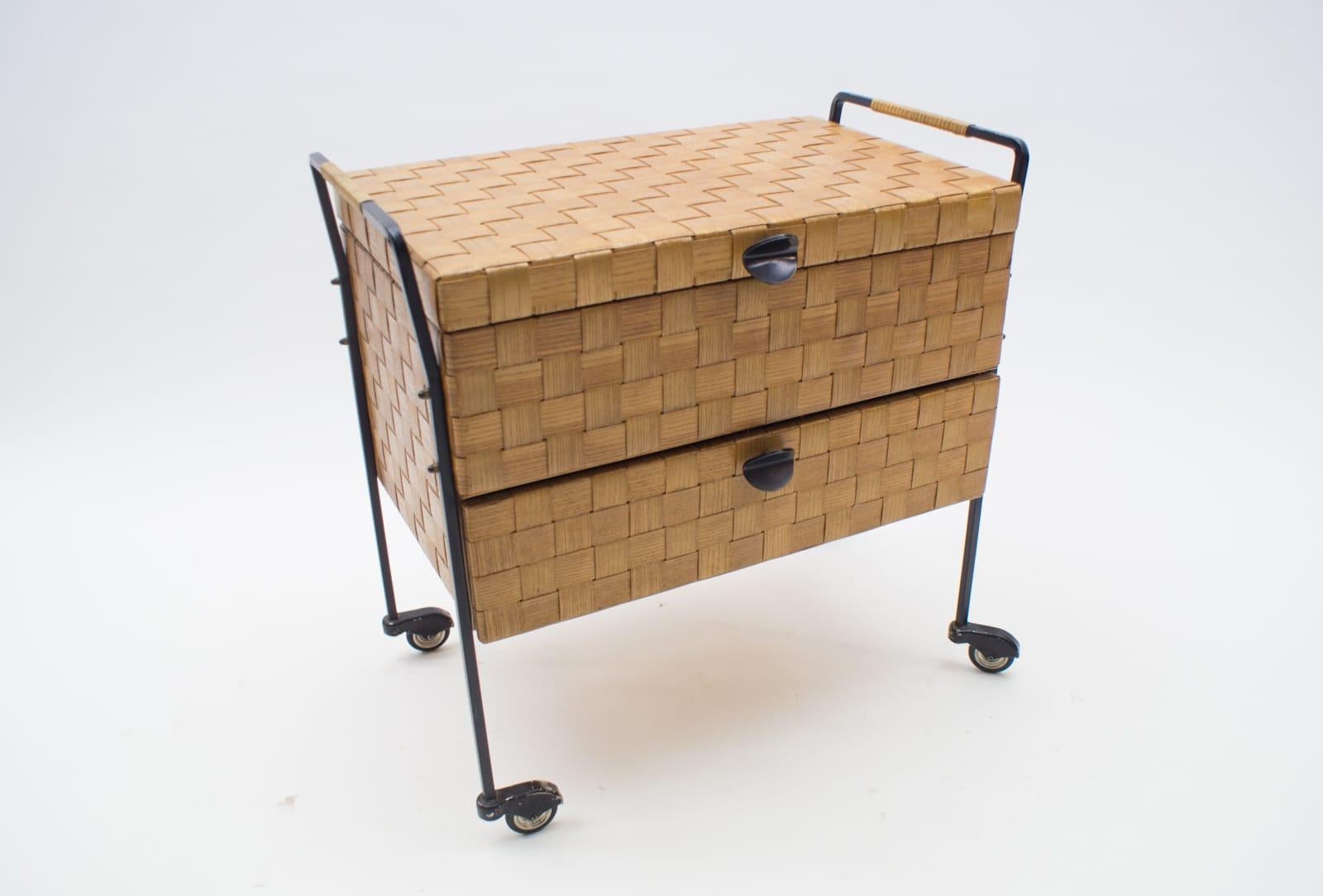 Very Rare Vintage Veneer Strip Sewing Box on Rolls, 1960s, Italy In Good Condition In Nürnberg, Bayern