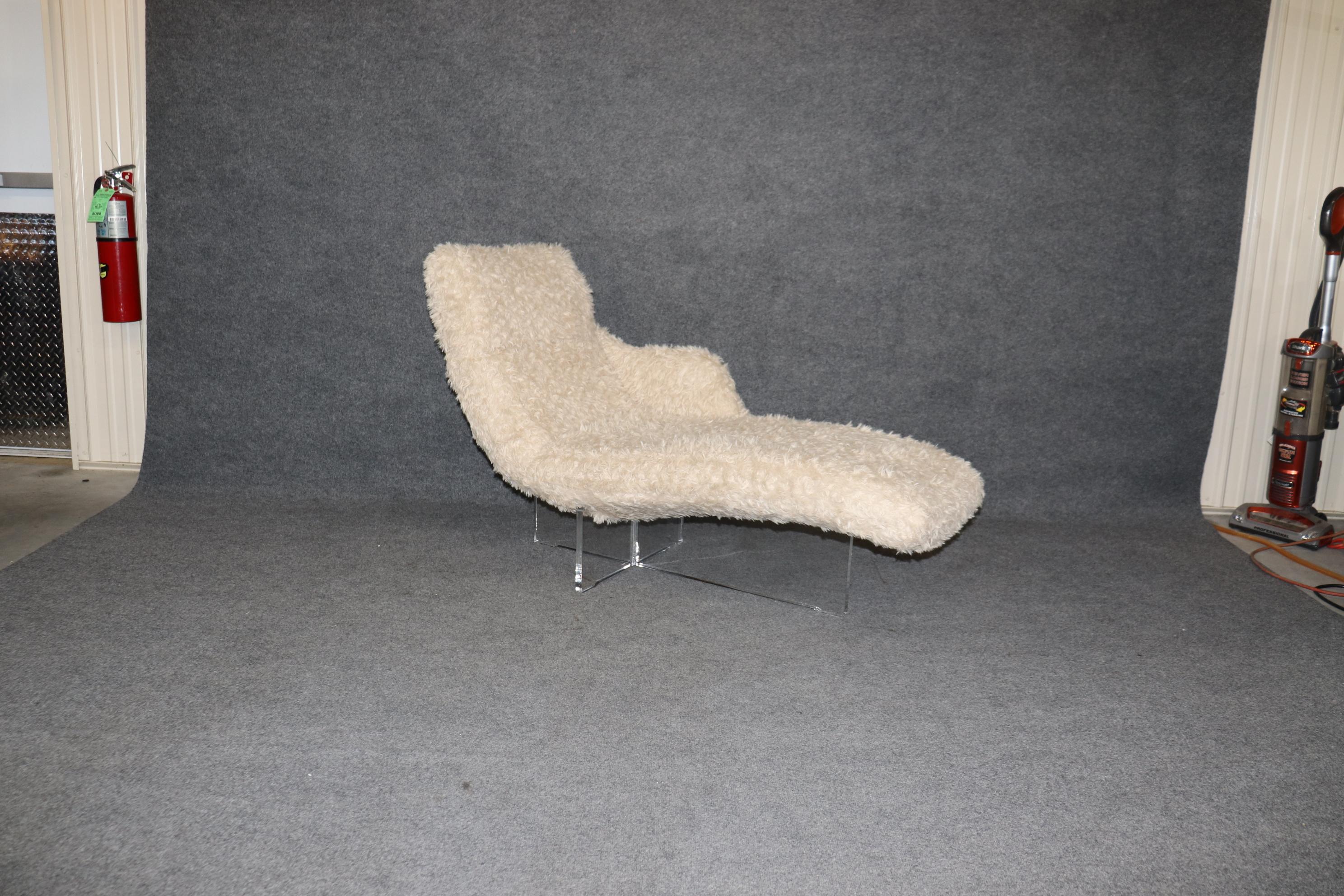 Mid-Century Modern Very Rare Vladimir Kagan Attributed Lucite Base Faux Furn Chaise Daybed Recamier