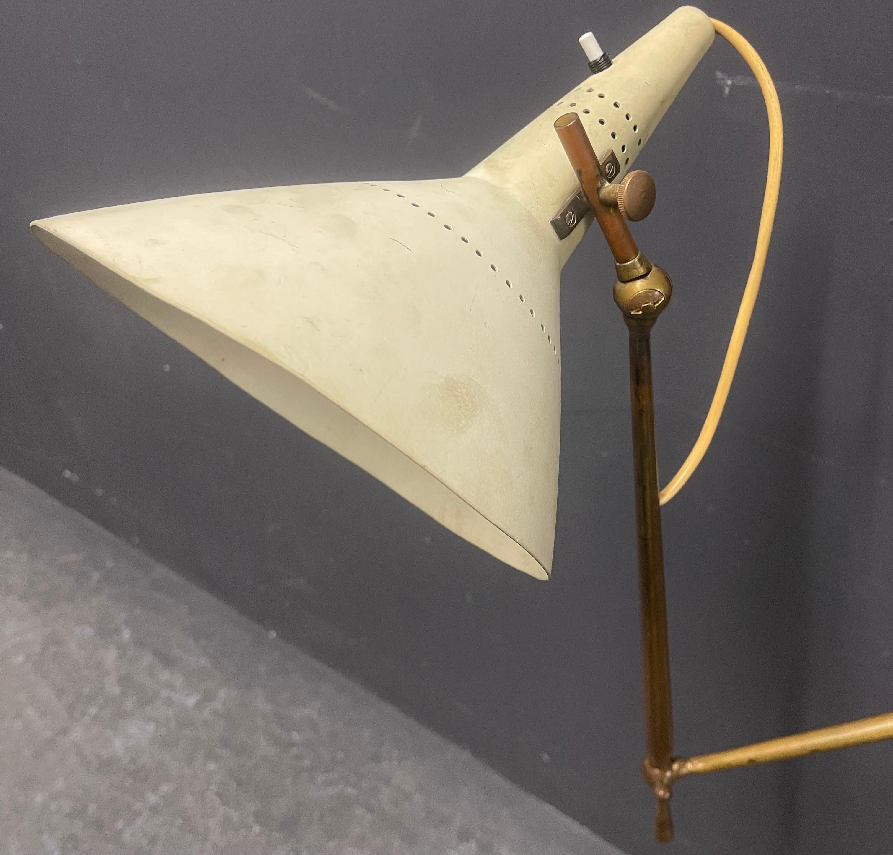 Very Rare Wall Lamp by Lumen / Italy For Sale 6