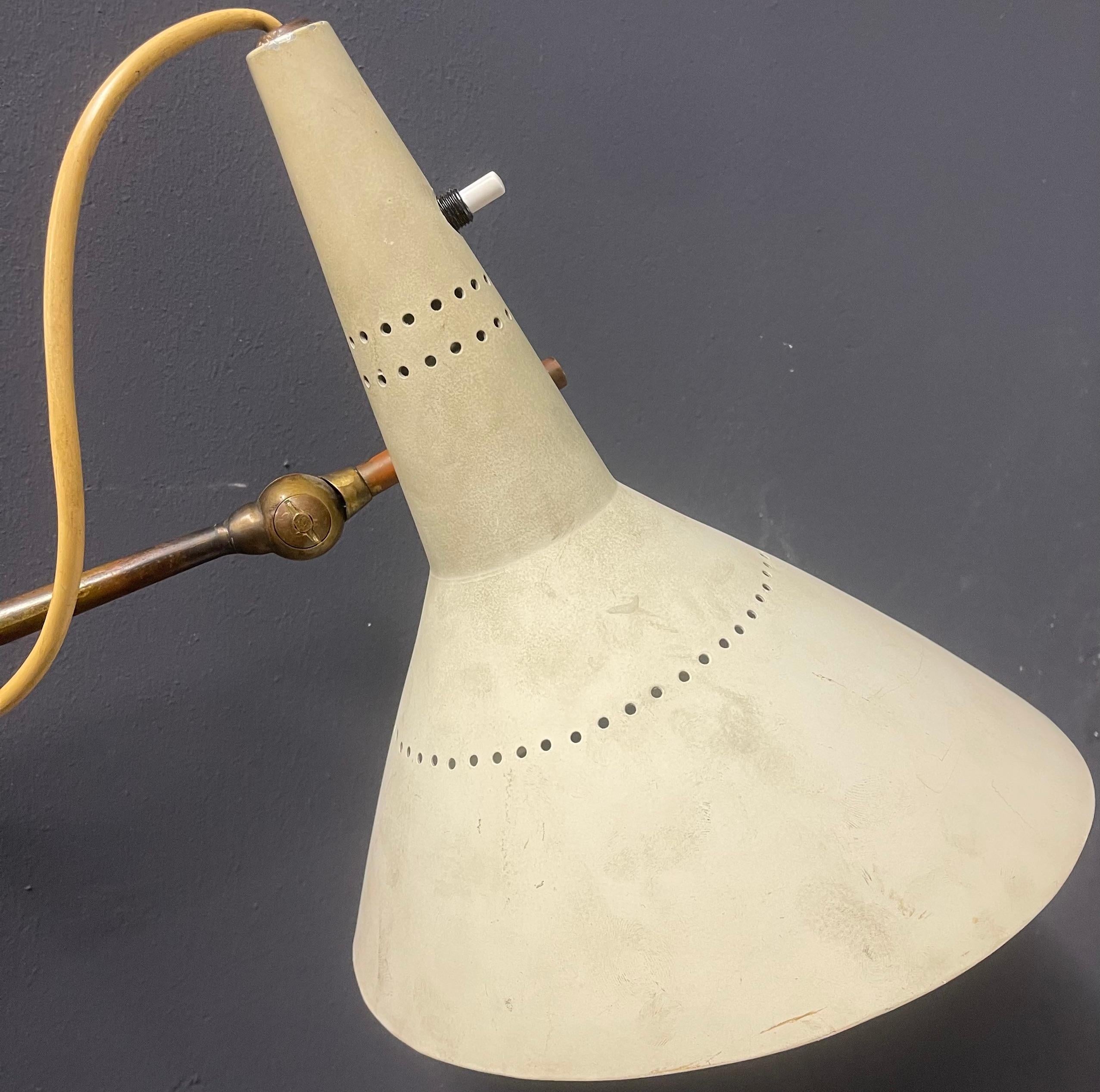 Very Rare Wall Lamp by Lumen / Italy In Fair Condition For Sale In Munich, DE
