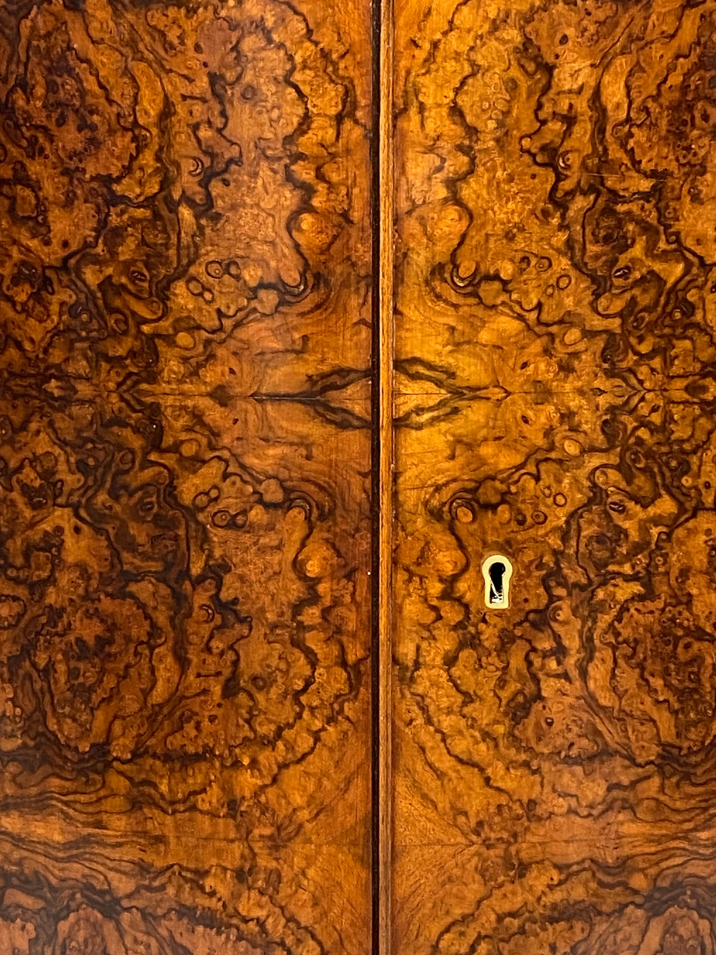 Très rare meuble de bar art déco en noyer par Thonet en vente 8