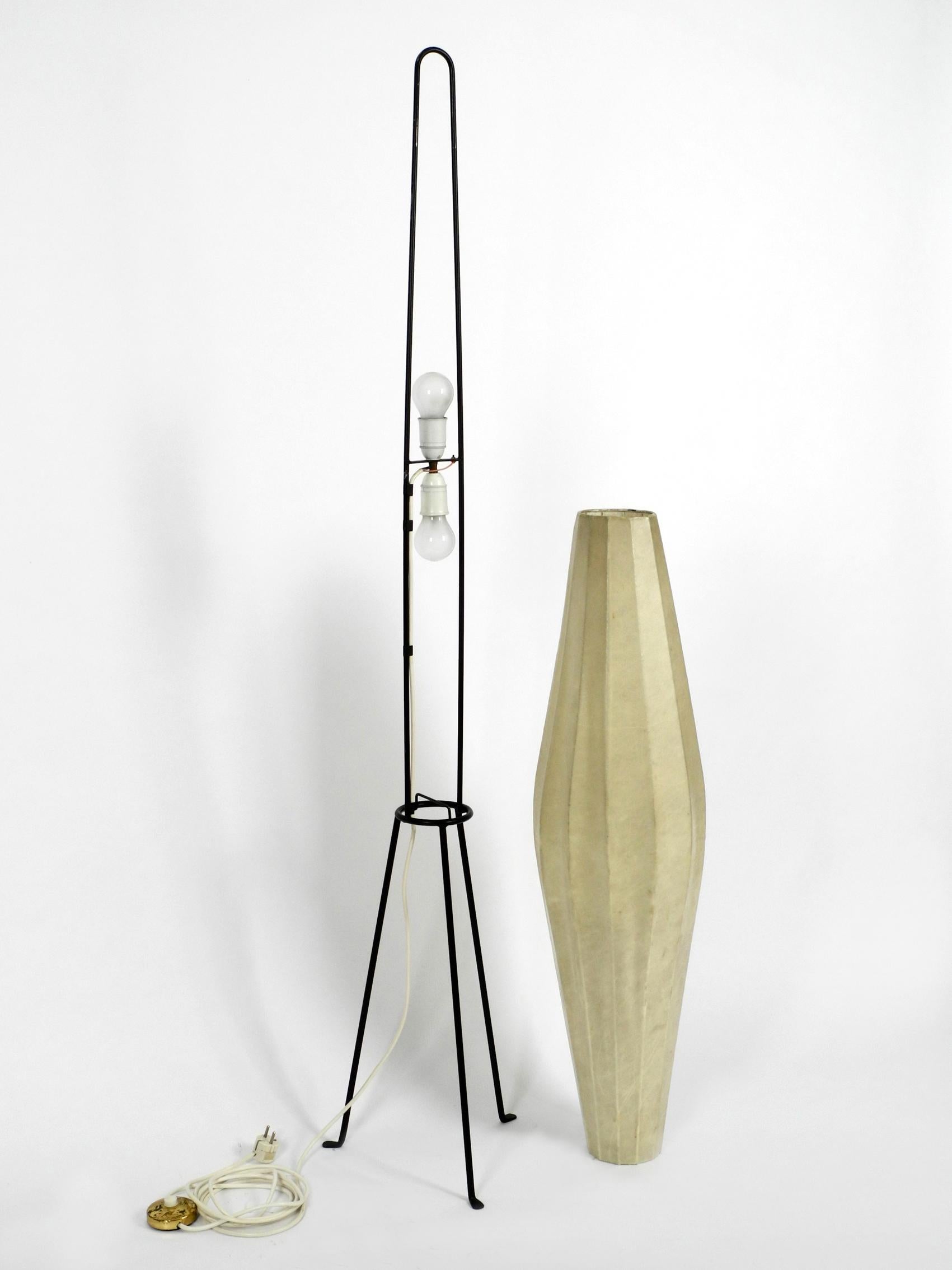 Very Rare Extra Large Mid-Century Modern Tripod Cocoon Floor Lamp In Good Condition In München, DE